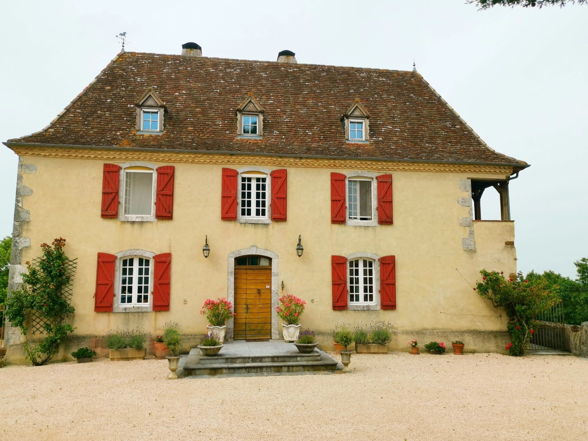 Truly outstanding 20 hectare equestrian estate 30 mins from Pau
