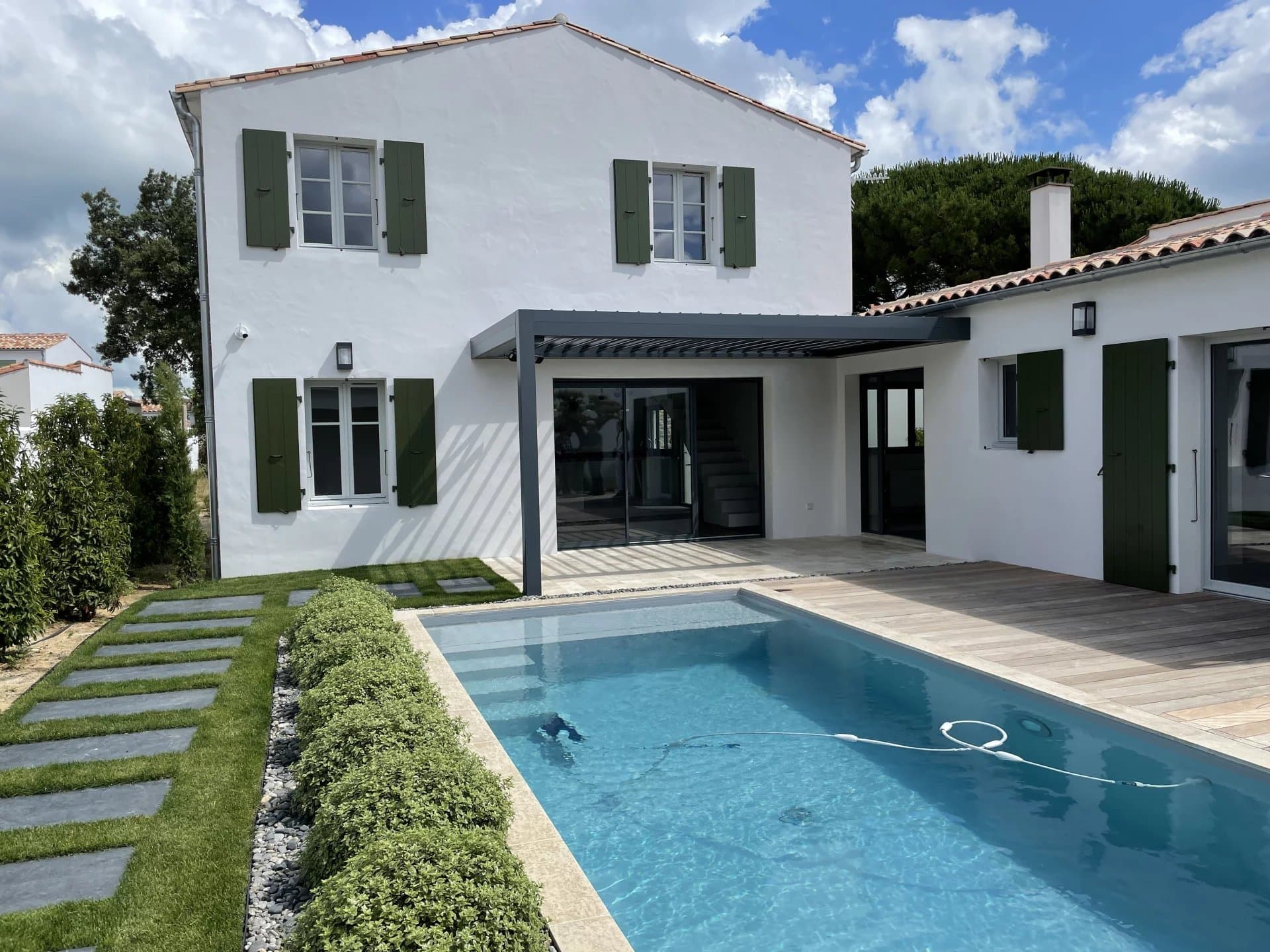 Vente maison centre de La Flotte, 4 chambres, piscine