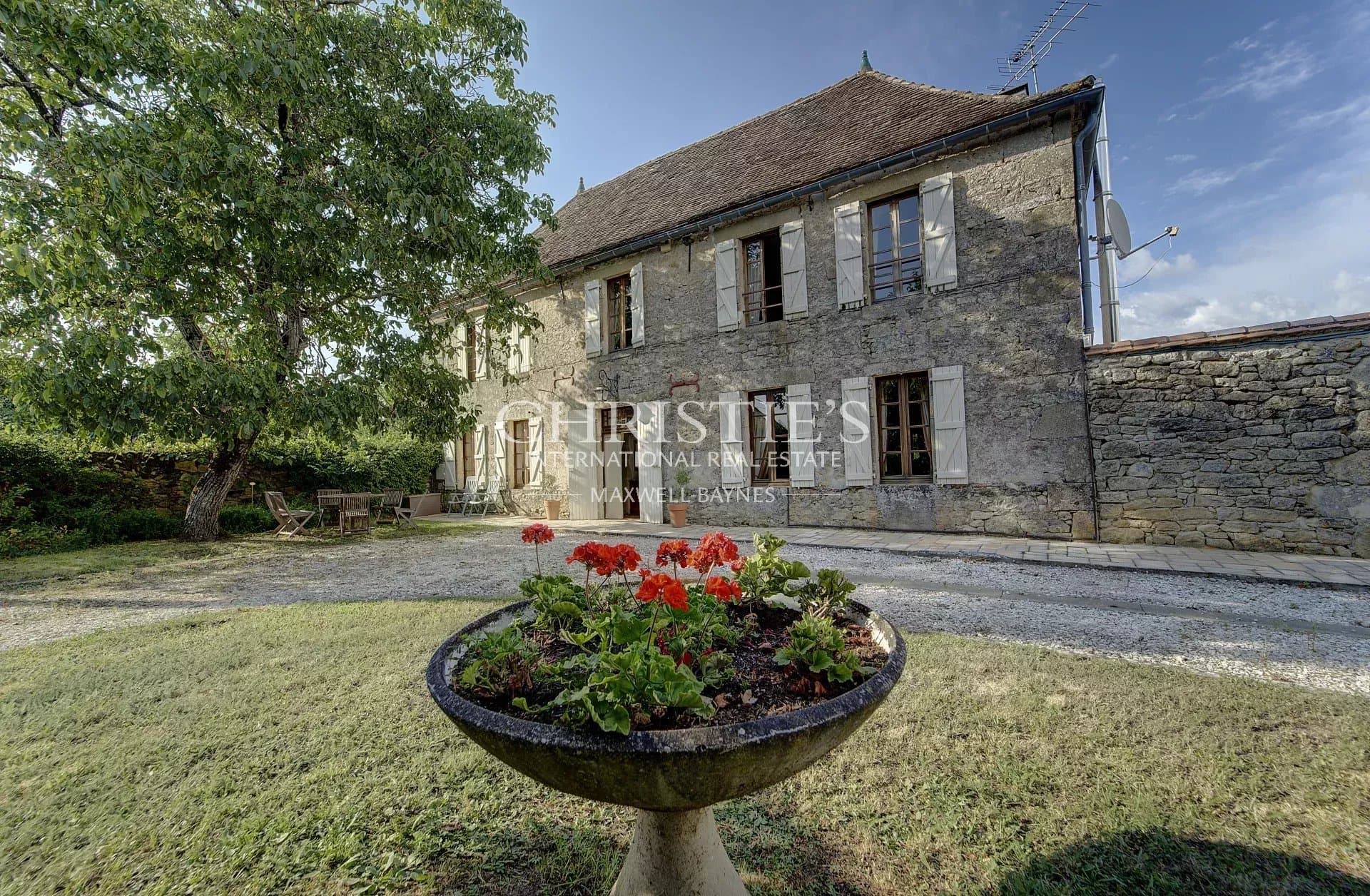 Belle maison de maitre avec maison d'amis et piscine