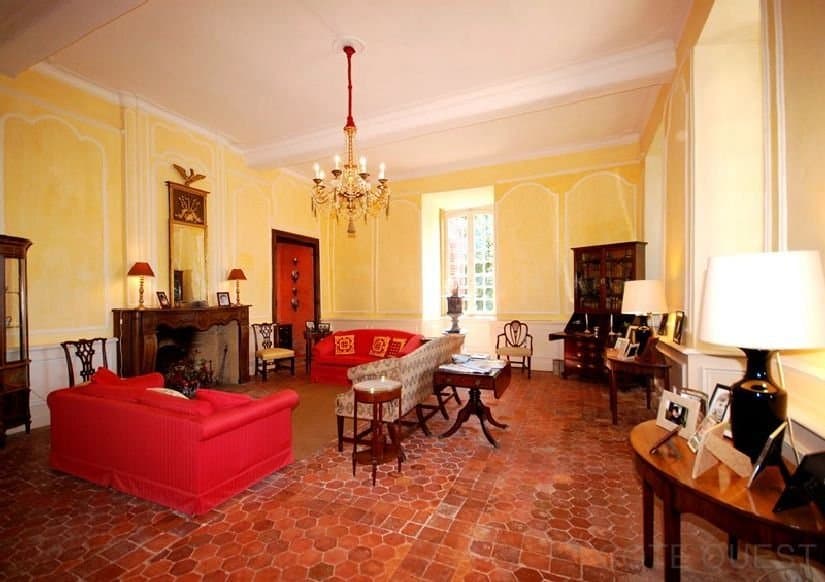BEARN - CHATEAU DU XVIe, 30 mn DE L'AEROPORT INTERNATIONAL DE PAU ET 1 H 15 DE LA CÔTE BASQUE