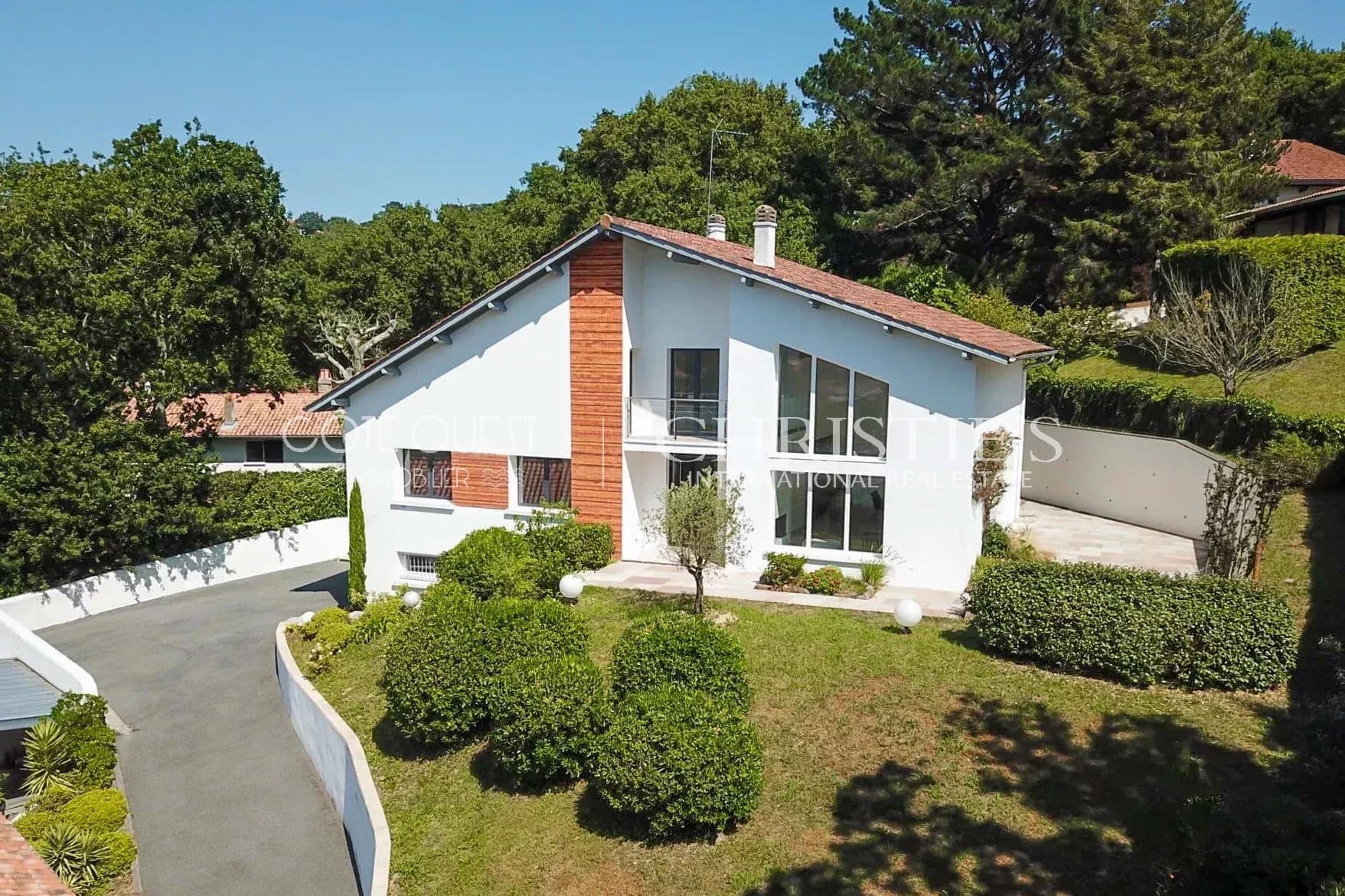 Architect-designed house in Ciboure