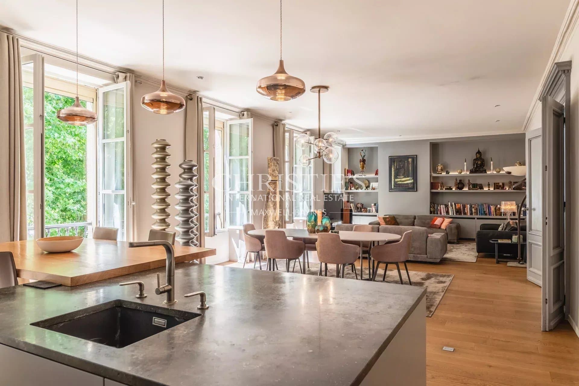Bordeaux - Urban Refinement and Absolute Comfort - Prestigious apartment on the top floor