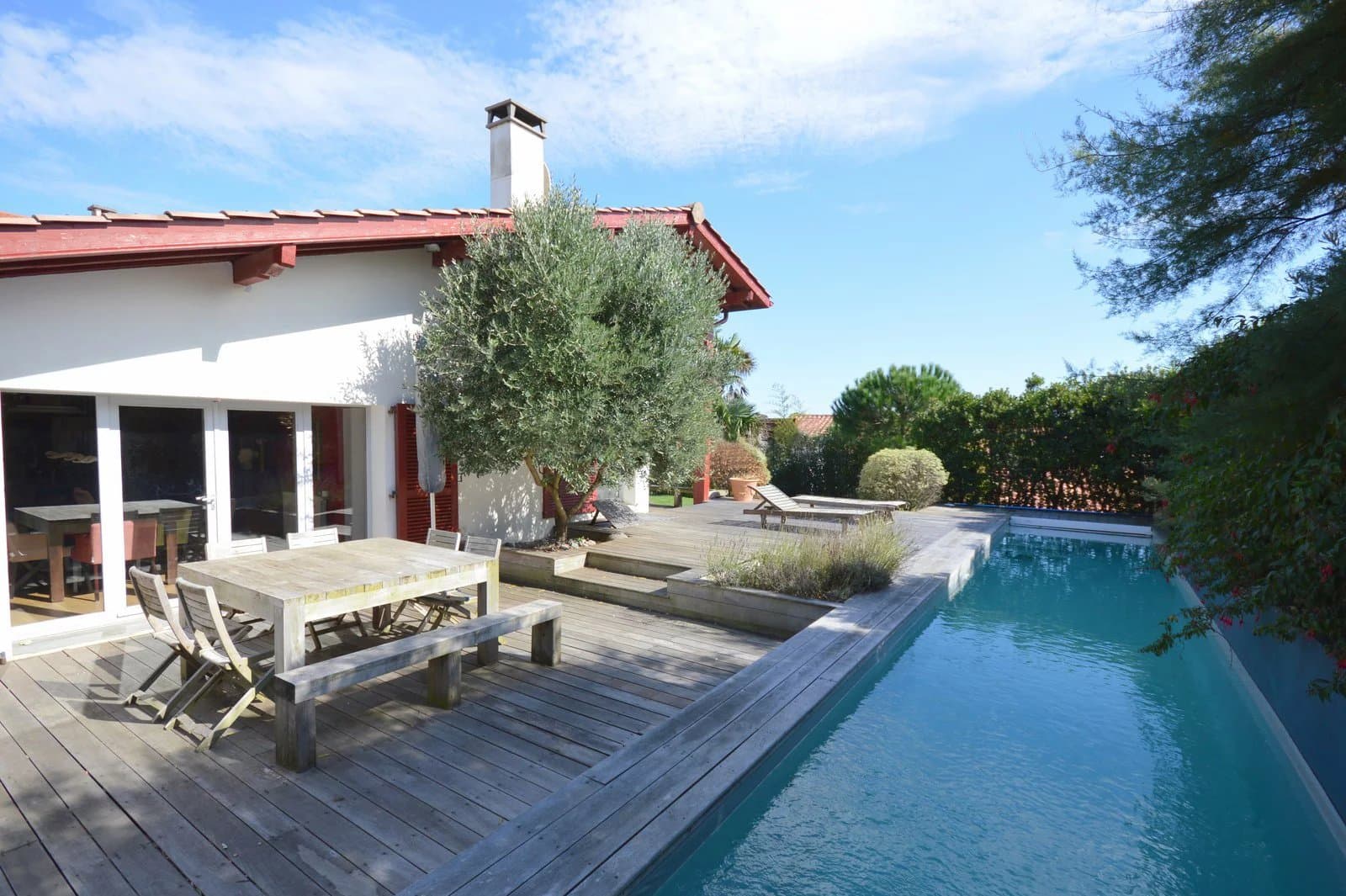 MAISON AVEC PISCINE À VENDRE - BIDART CENTRE À 3 MINUTES À PIED DES PLAGES