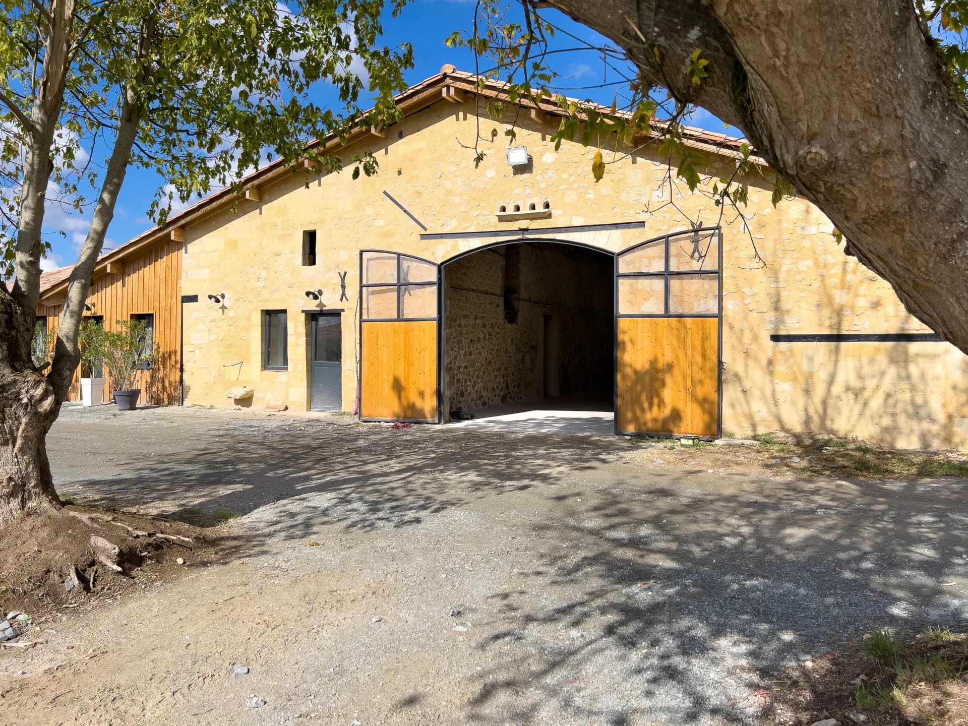 Home & Equestrian. St Emilion / Bordeaux