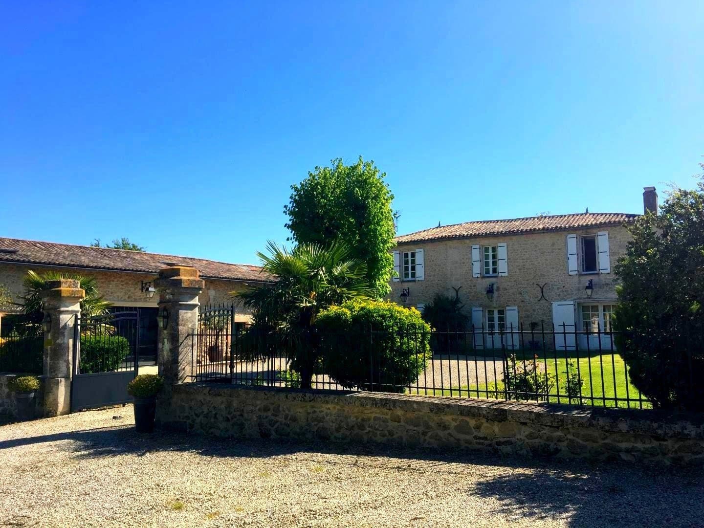 Superb Stone Manor house Near Bordeaux in a private setting