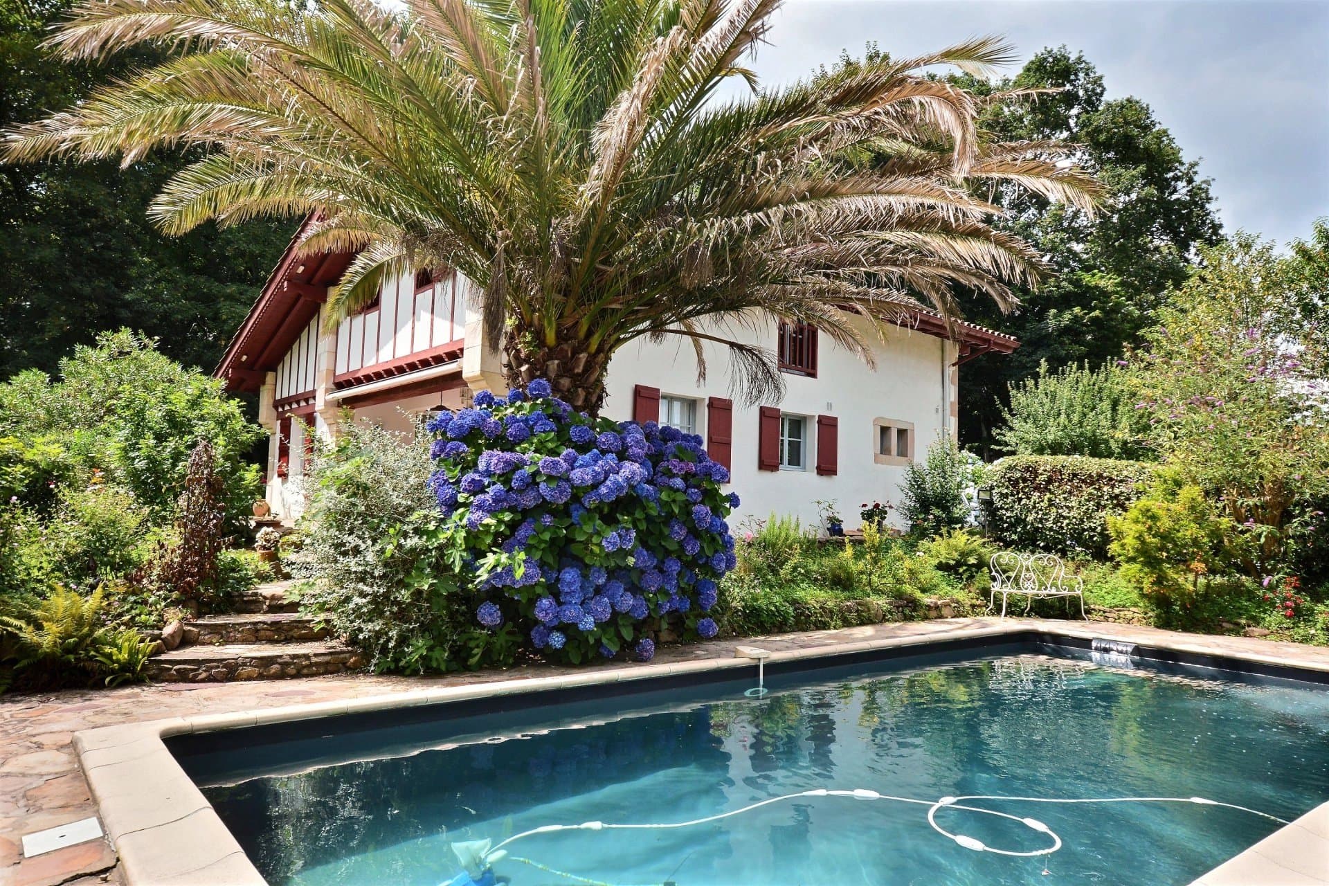 A VENDRE SARE - MAISON AVEC PISCINE