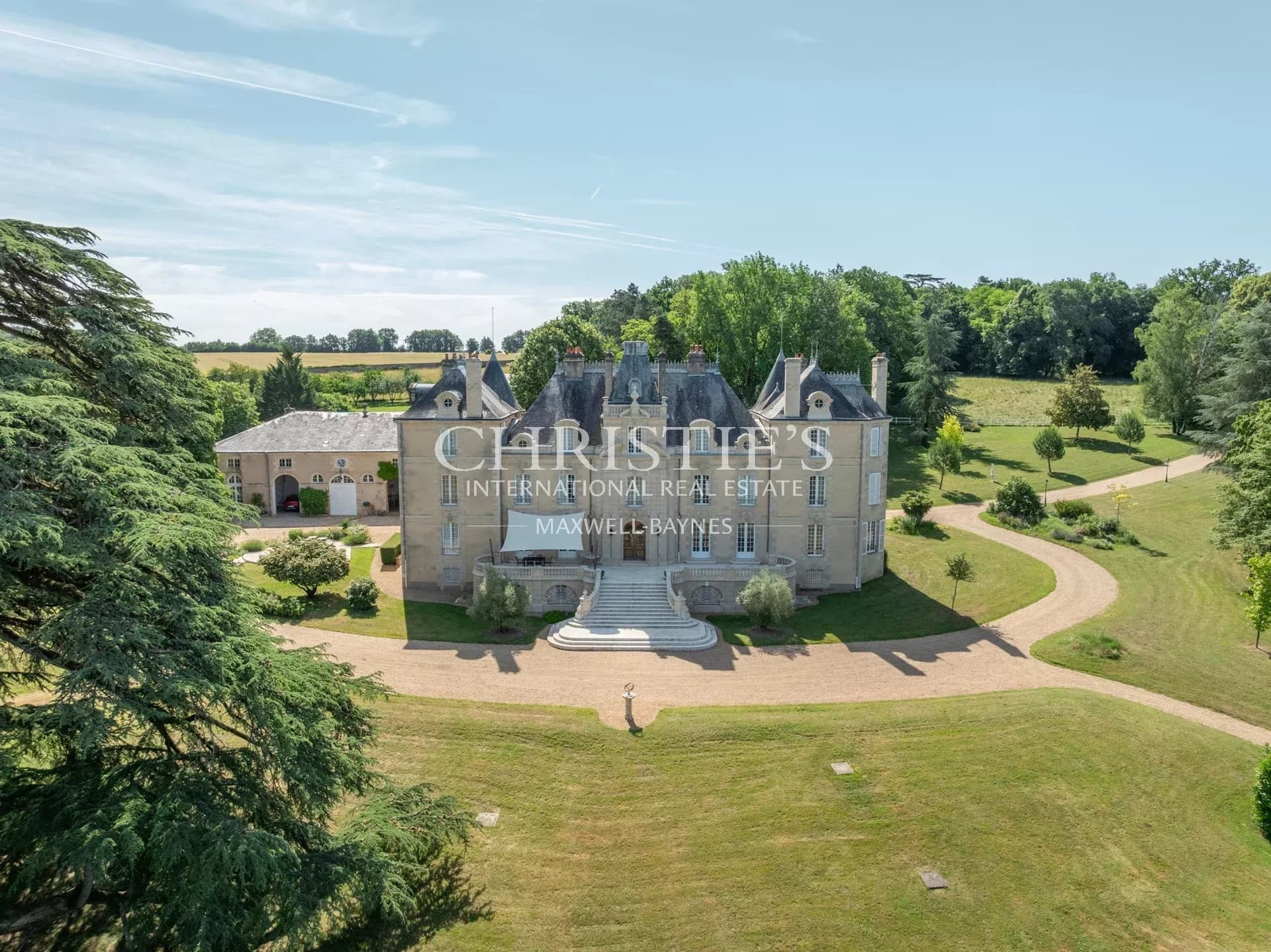 Magnificent château near Poitiers