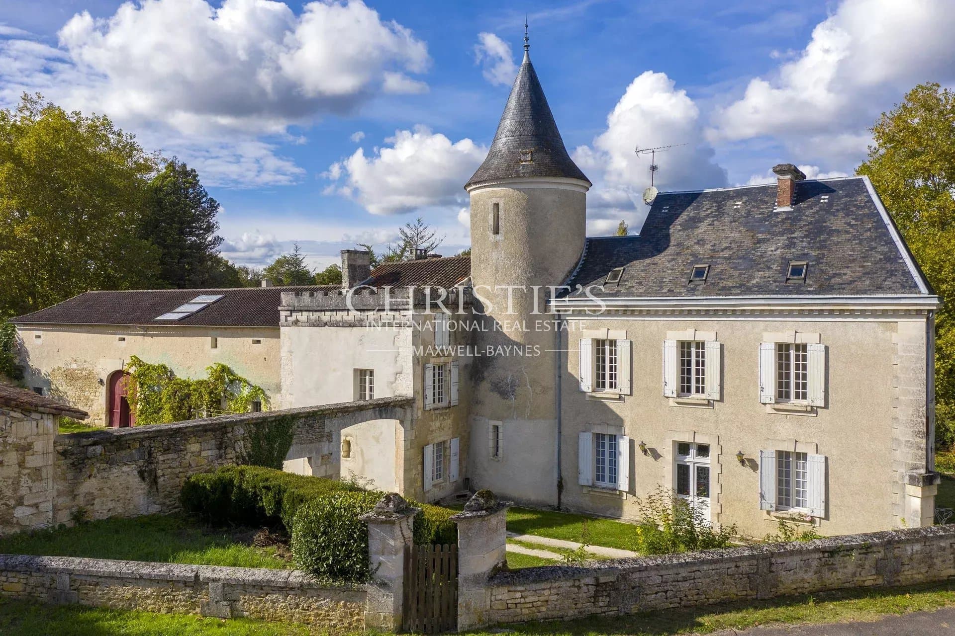 Mareuil – Joli château dans le Périgord vert