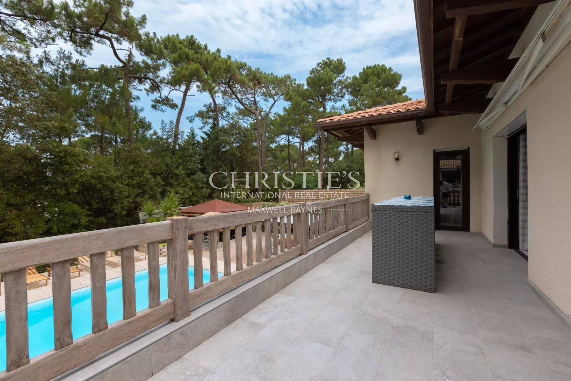 Pyla villa with 5 bedrooms