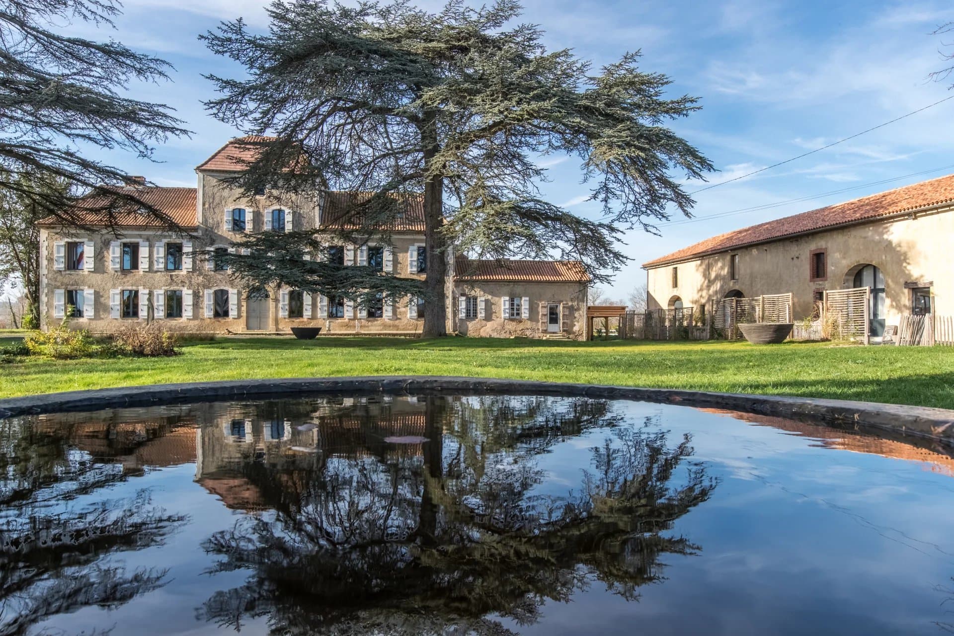 Exceptional property hotel-restaurant for sale in the Gers