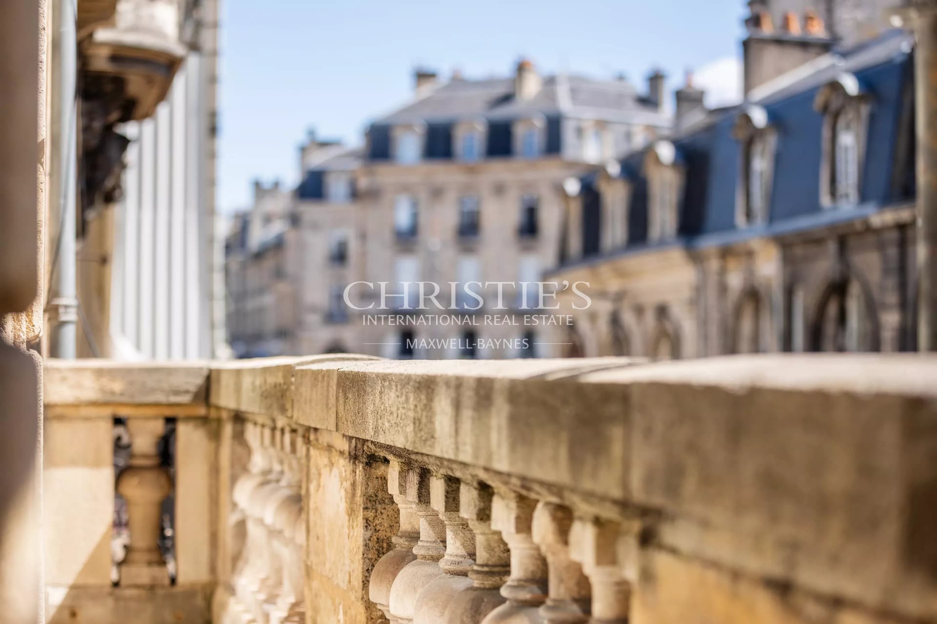 Bordeaux Tourny – Stunning apartment – Period features – Elevator – Terrace and Balcony