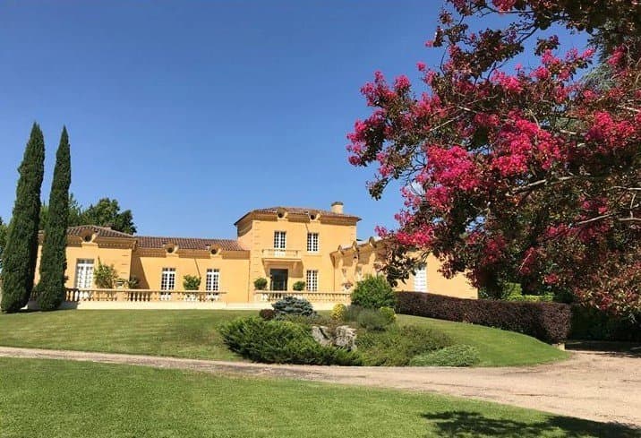 Elegant property with pool near Saint-Emilion