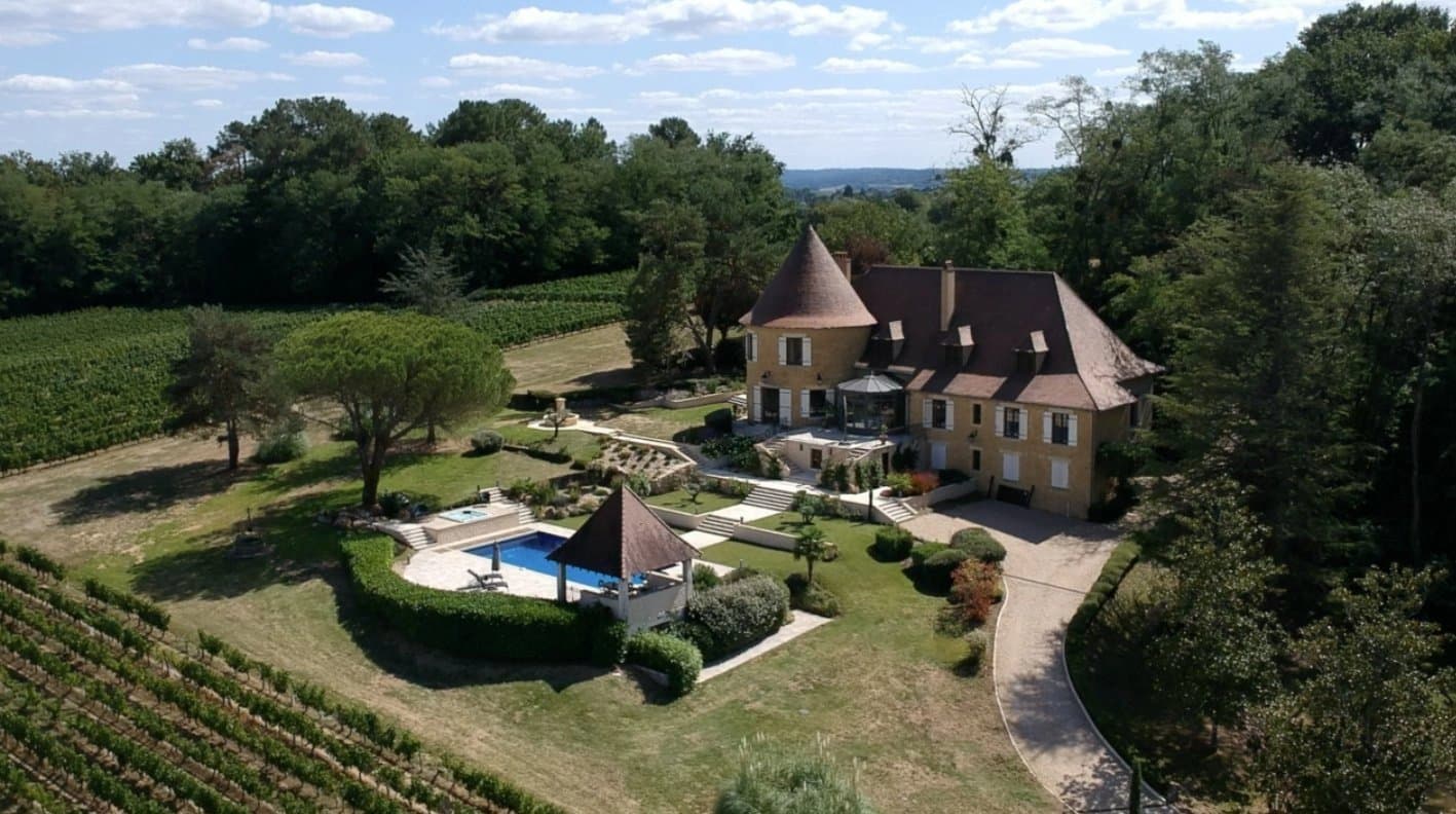 Petit vignoble près de Bergerac avec beau château