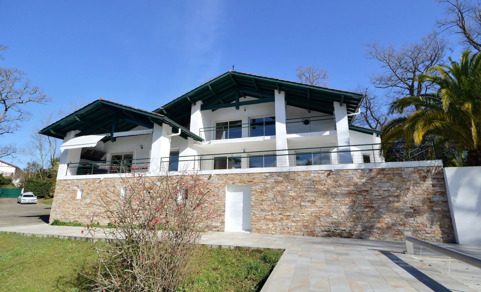 SAINT PIERRE D'IRUBE, BELLE VILLA AVEC PISCINE ET VUE MONTAGNE