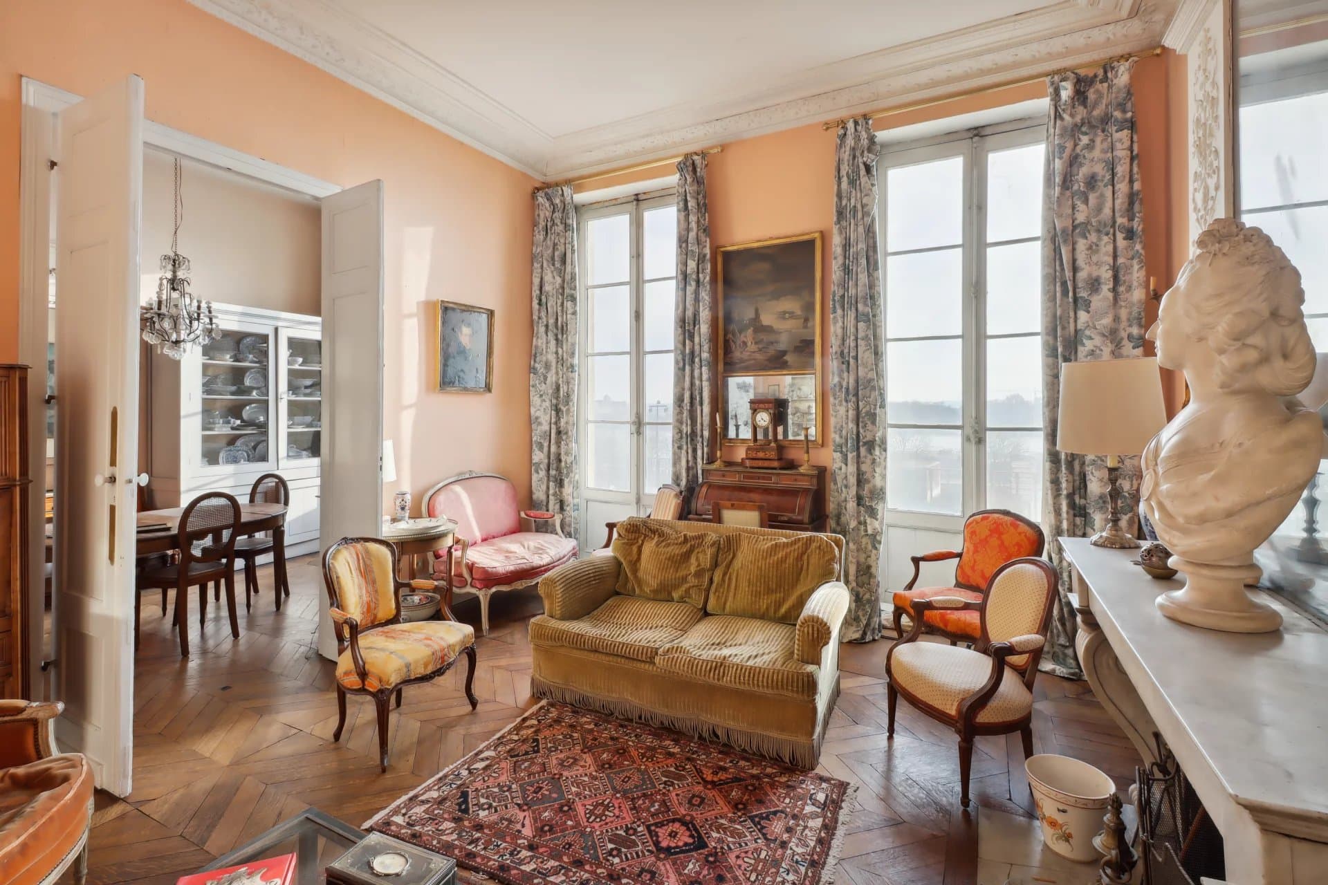 On the quays - Chartrons- 2 apartments with 2 parkings