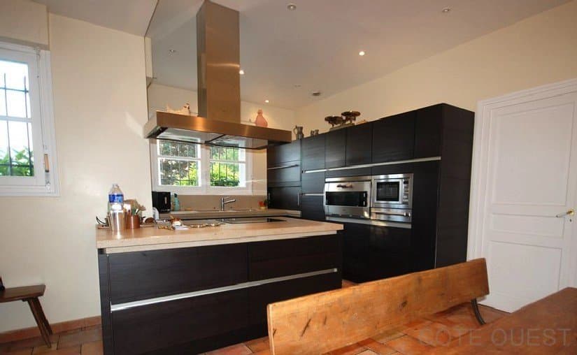 PROPRIETE DE PRESTIGE A VENDRE PROCHE SAINT JEAN DE LUZ, VUE MONTAGNES