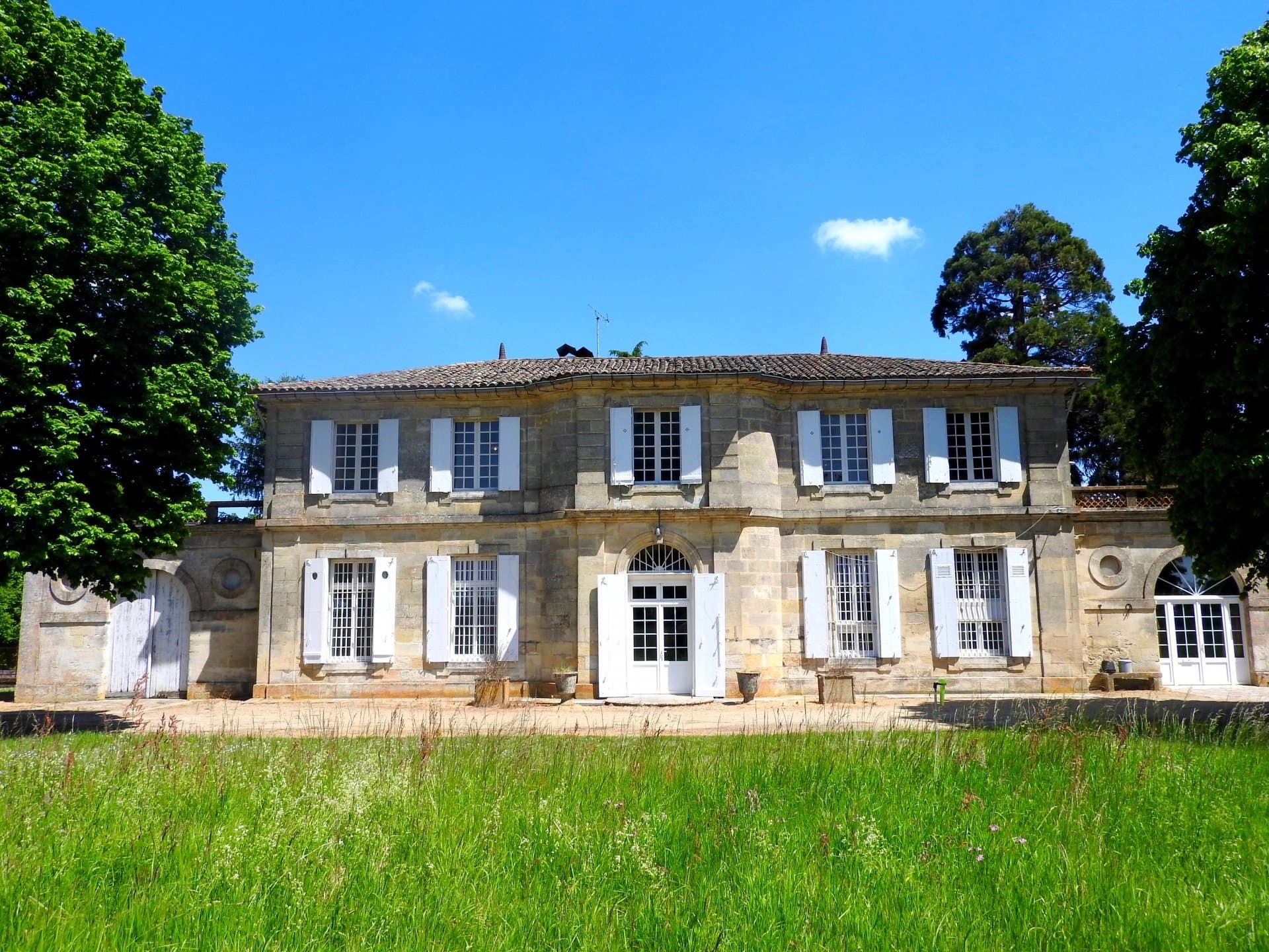 Vineyard with 46ha of vines and a superb house