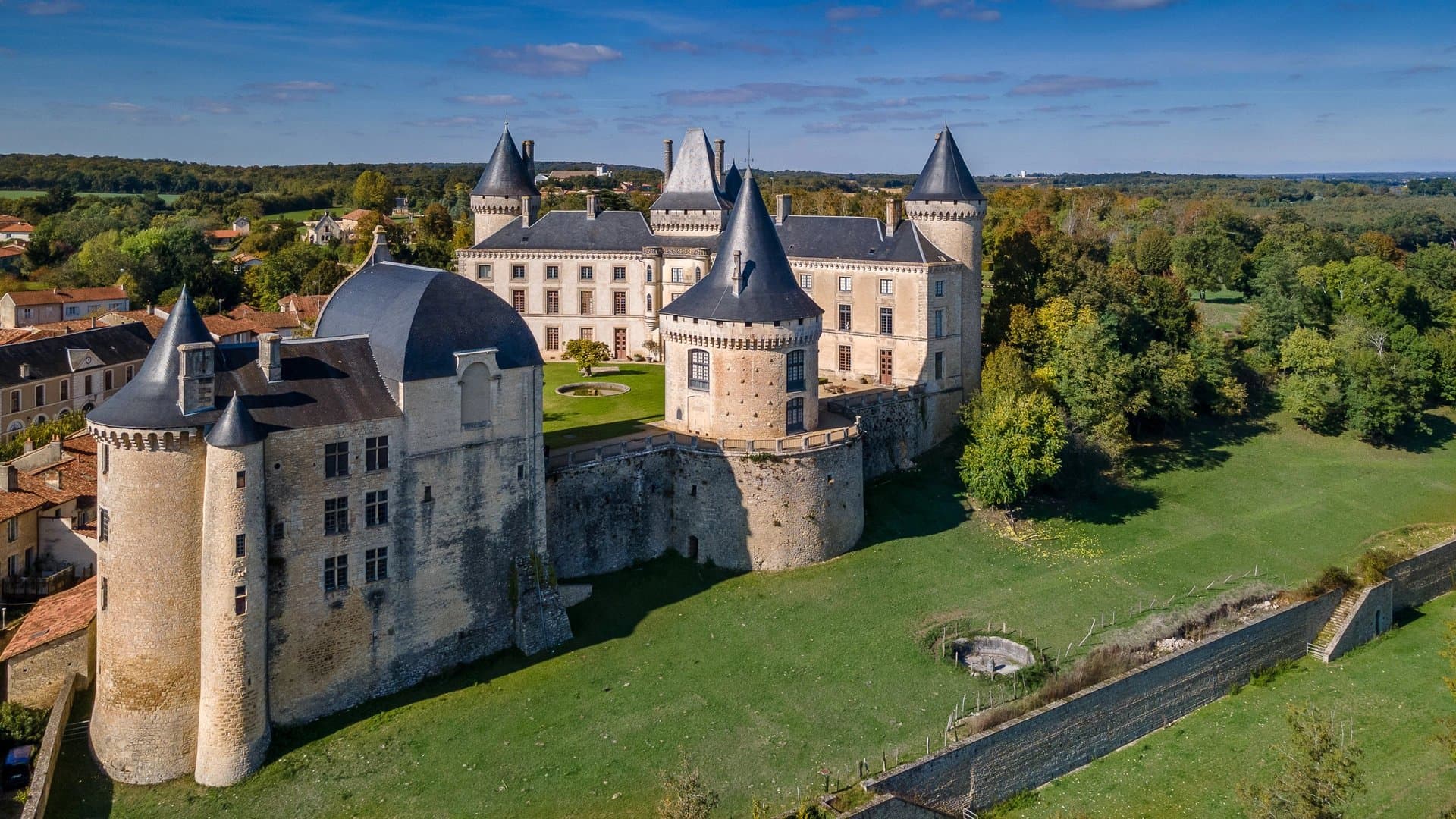 Exceptionnel château avec 1000 ans d'histoire