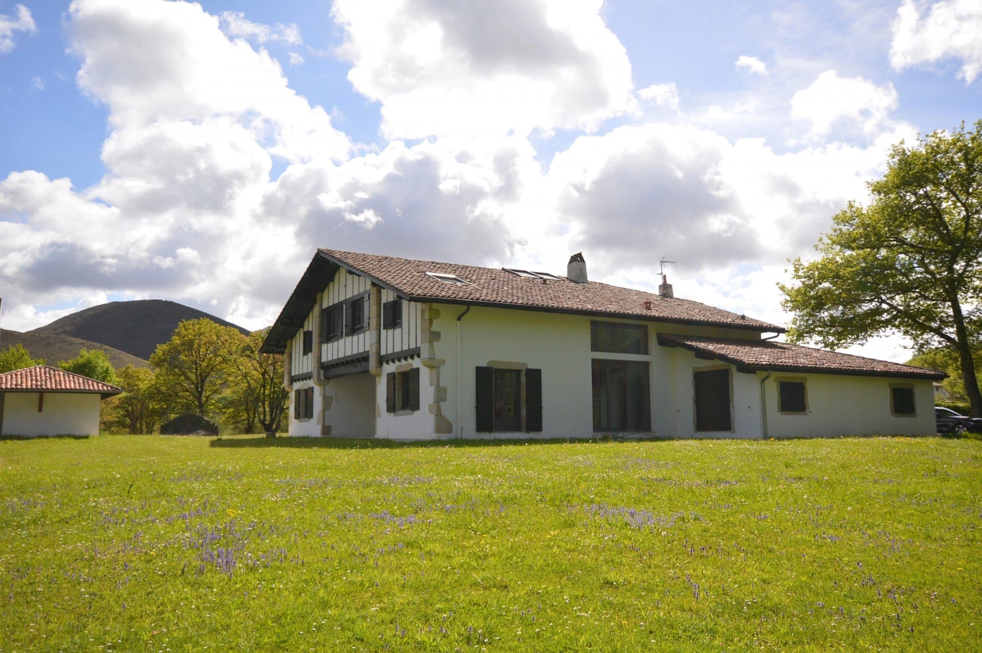 VILLA A VENDRE AVEC VUE MONTAGNES, PROCHE D'ASCAIN