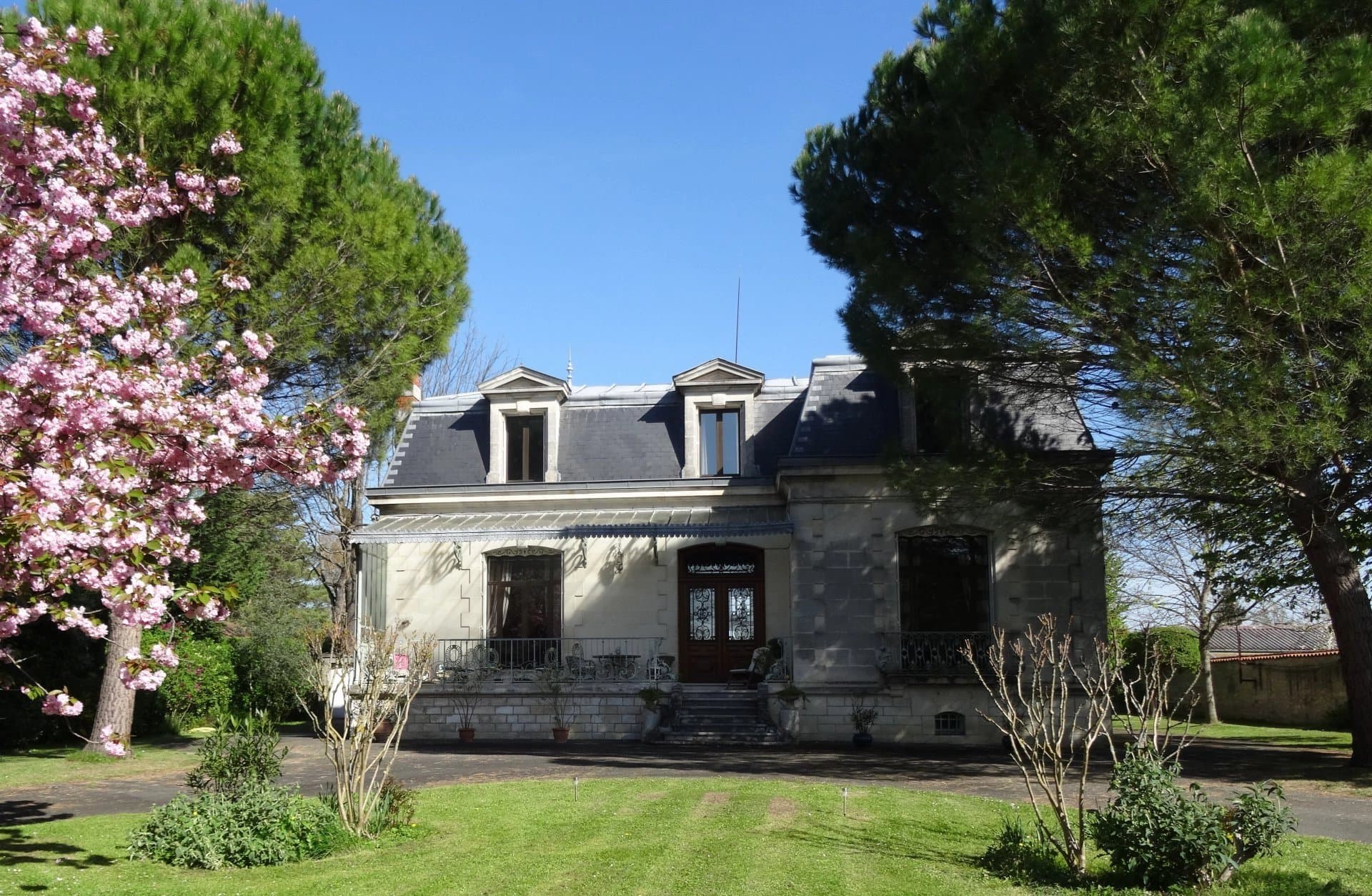 Superbe maison de maître au cœur de la ville de Jarnac