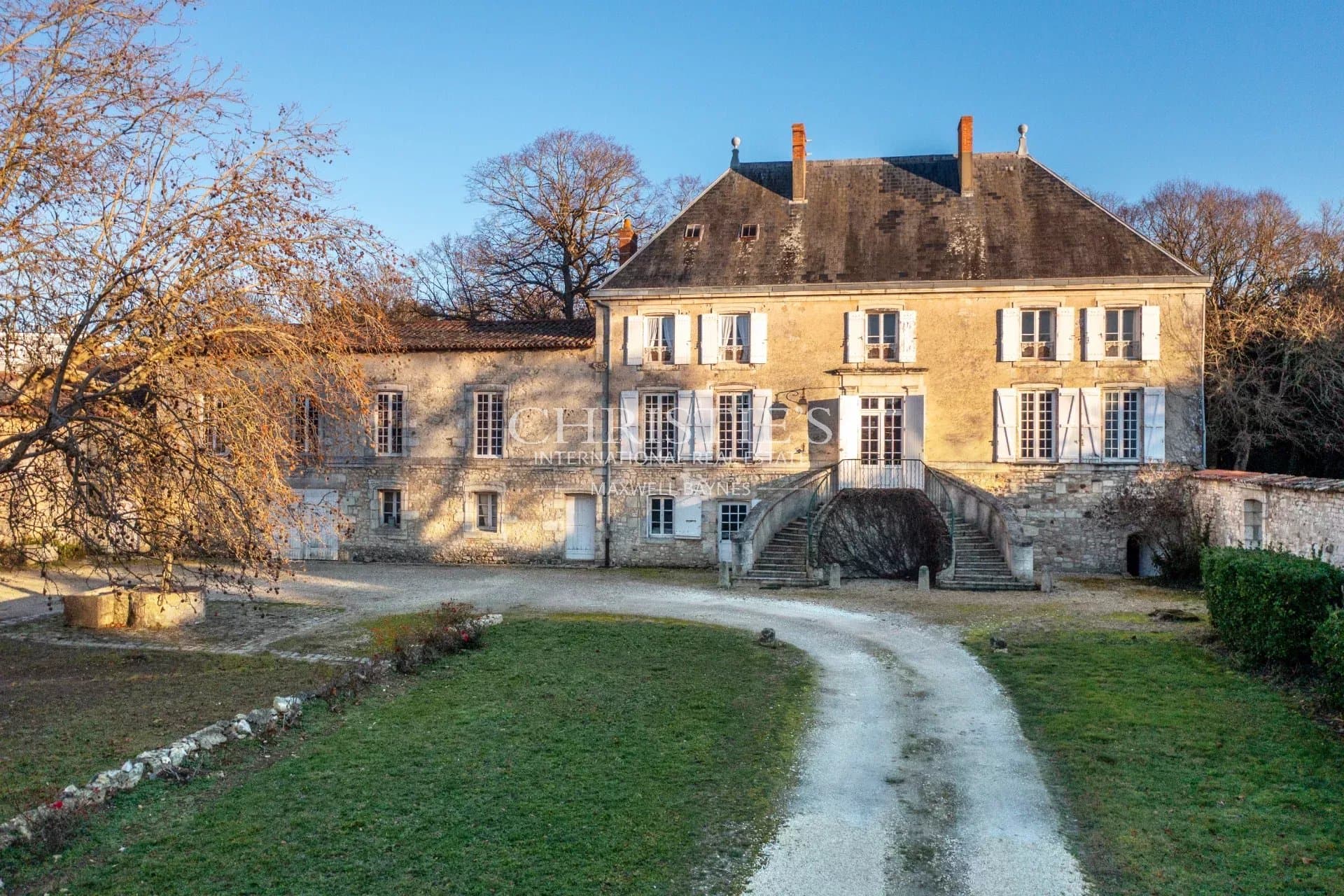 La Rochelle - Les Minimes - Maison de Maître du XV1ème sur 10 688 m²