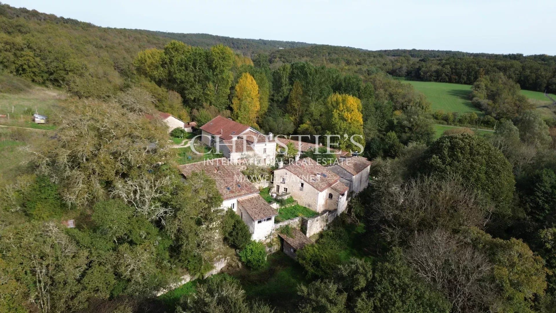 Un hameau authentique et autonome aux portes du Périgord Vert