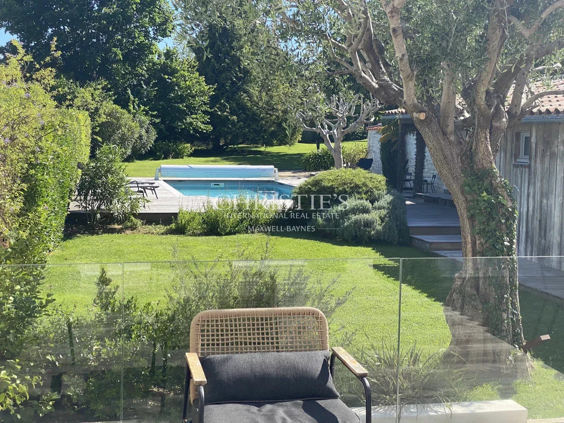 Jericho/La Genette Maison d'exception grand jardin, piscine, dépendances et garage.