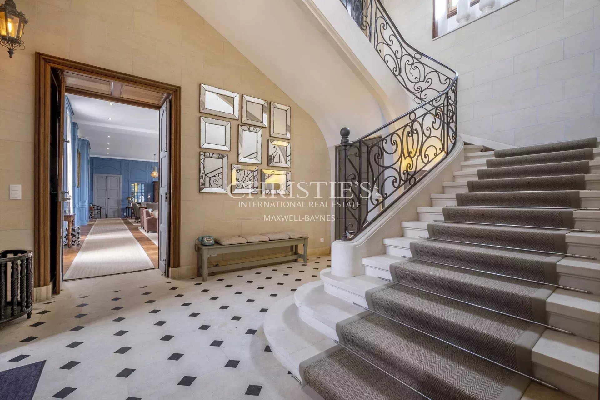 For Sale prestigious property near Royan