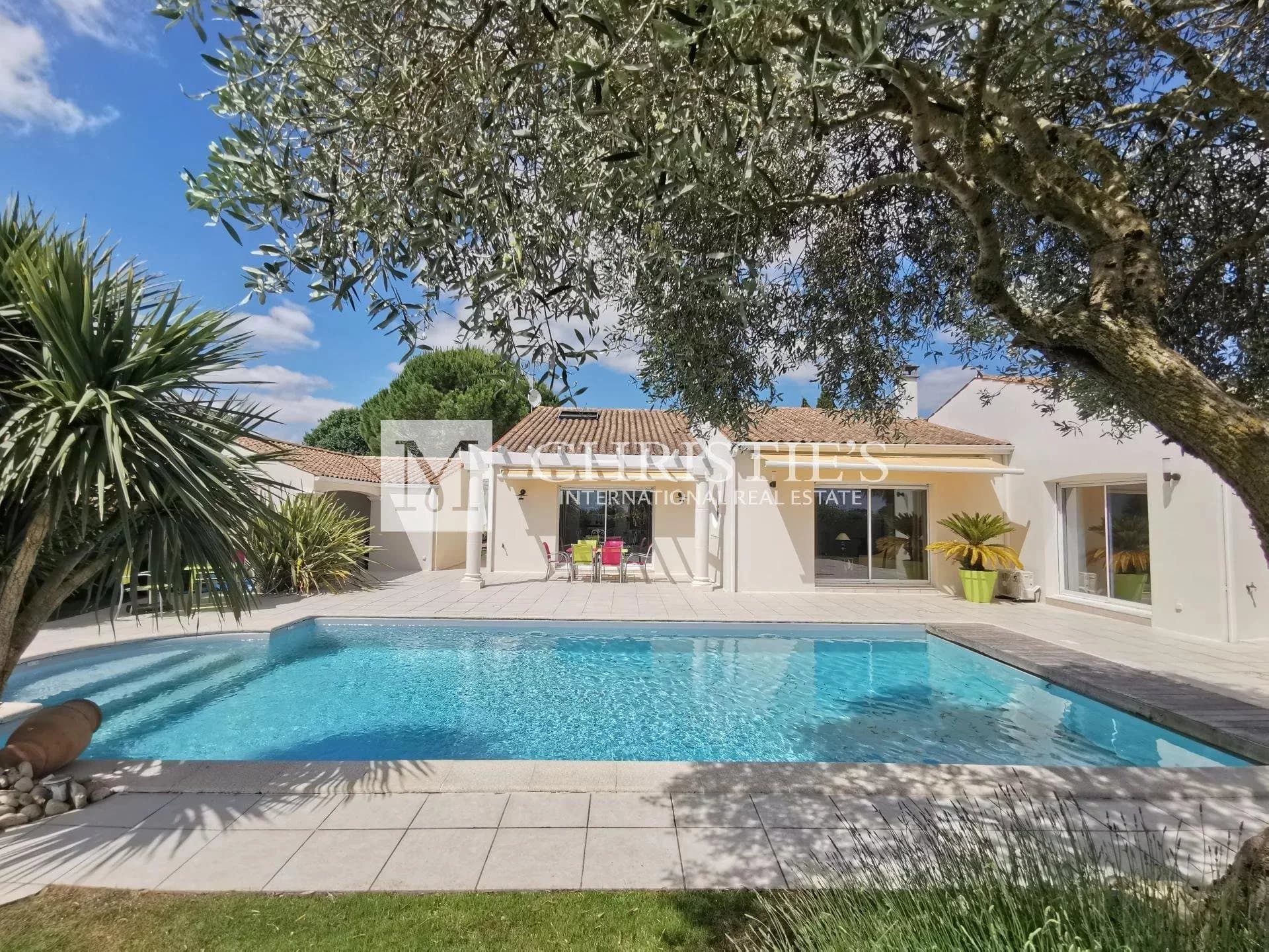 Vente maison familiale, 265m², piscine, proche La Rochelle