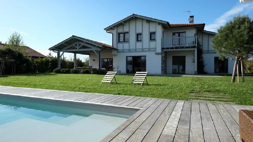 PROCHE DE BIARRITZ A VENDRE VILLA VUE MONTAGNE