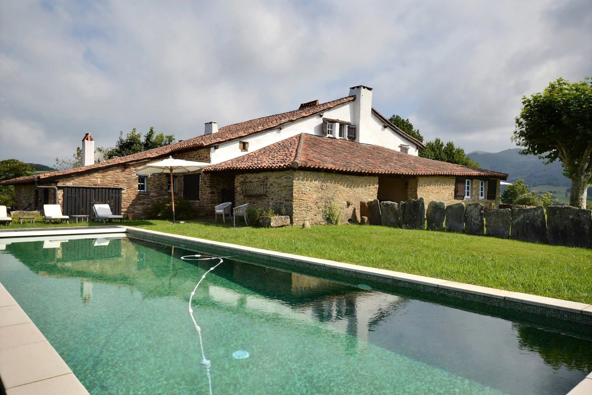 A VENDRE SARE FERME LABOURDINE DU XVIIe