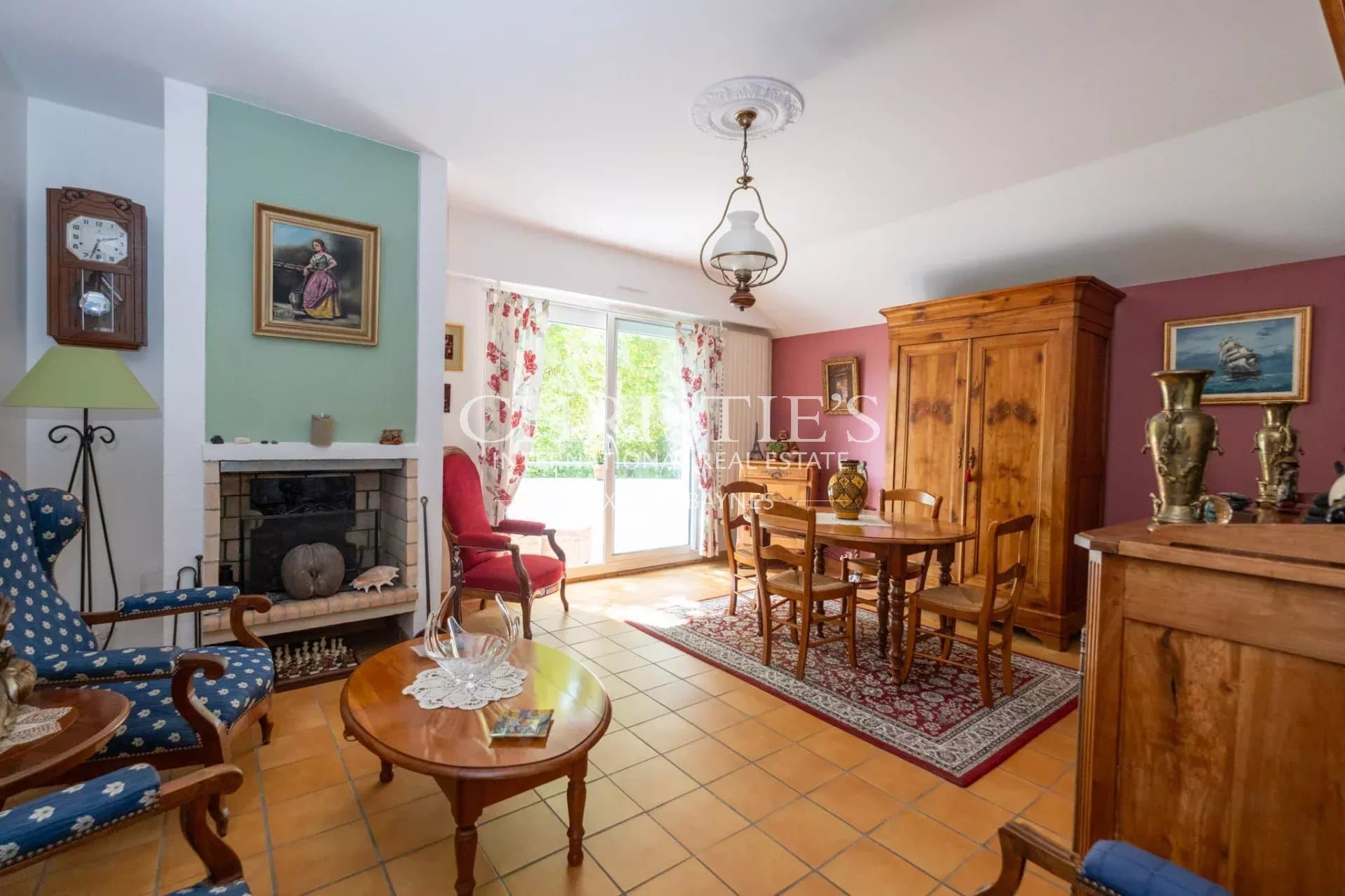 98 m² apartment with balcony in the heart of Aytré, 10 minutes from La Rochelle