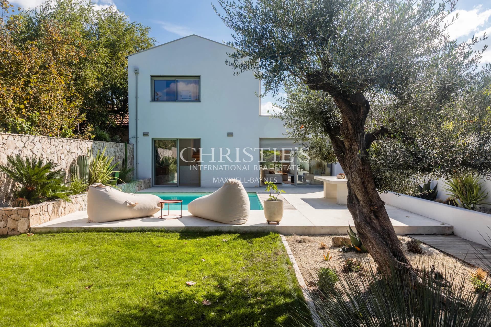 TALENCE Bagatelle: Architect-designed house with garage, garden and swimming pool