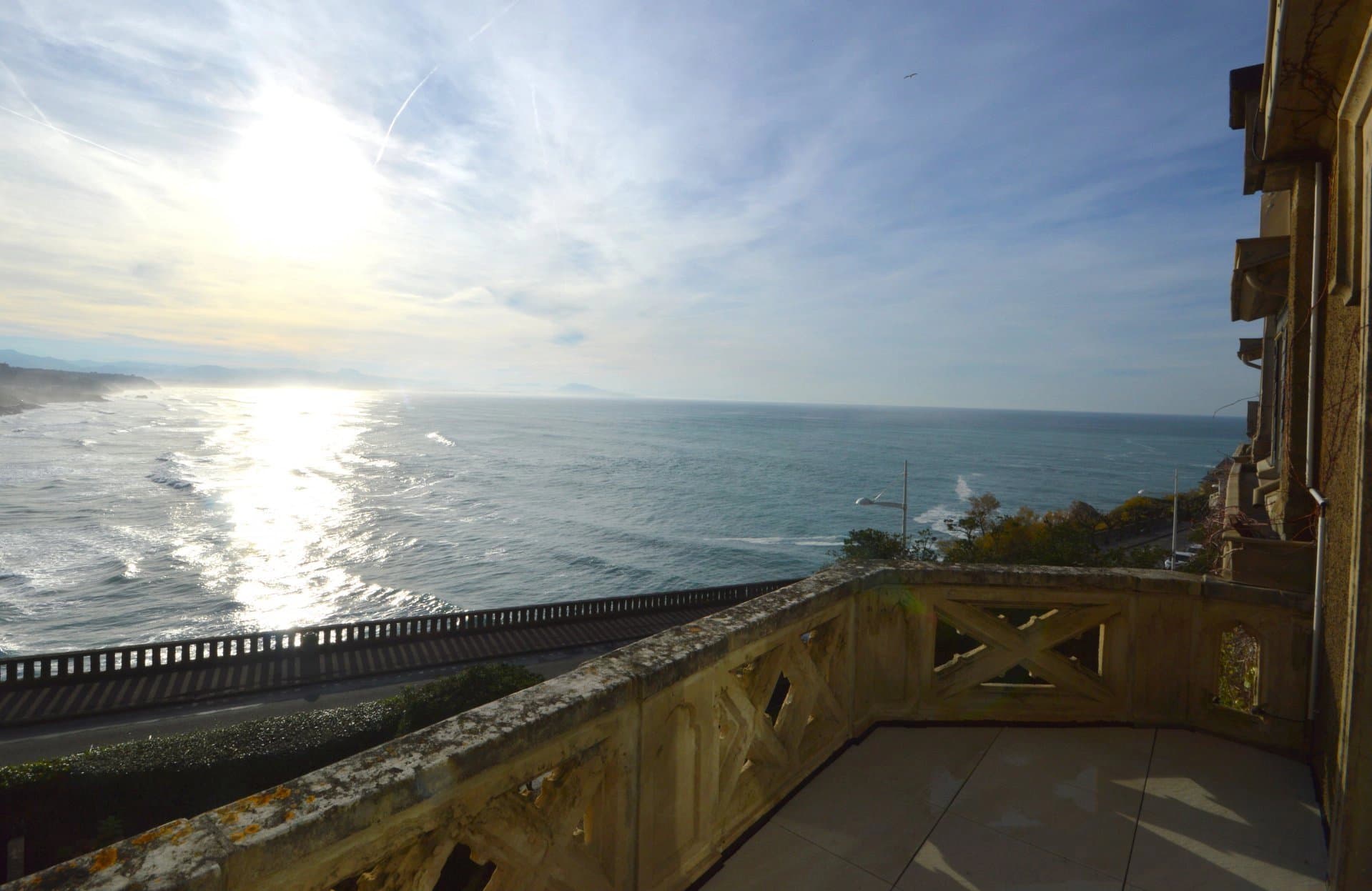 APPARTEMENT AVEC TERRASSE ET VUE PANORAMIQUE SUR L'OCEAN