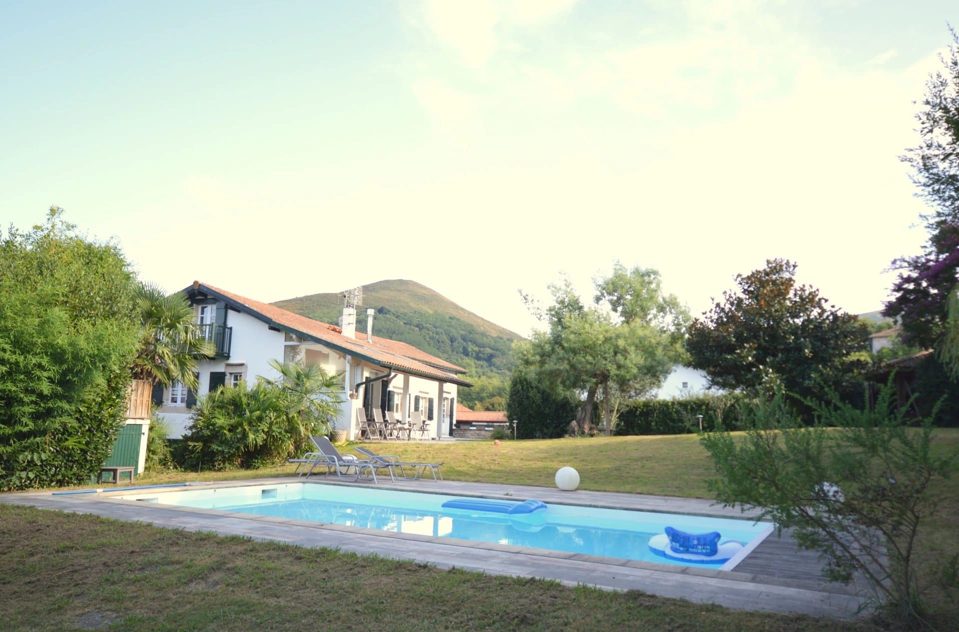 ASCAIN VILLAGE FOR SALE A CHARACTER PROPERTY WITH A SWIMMING POOL