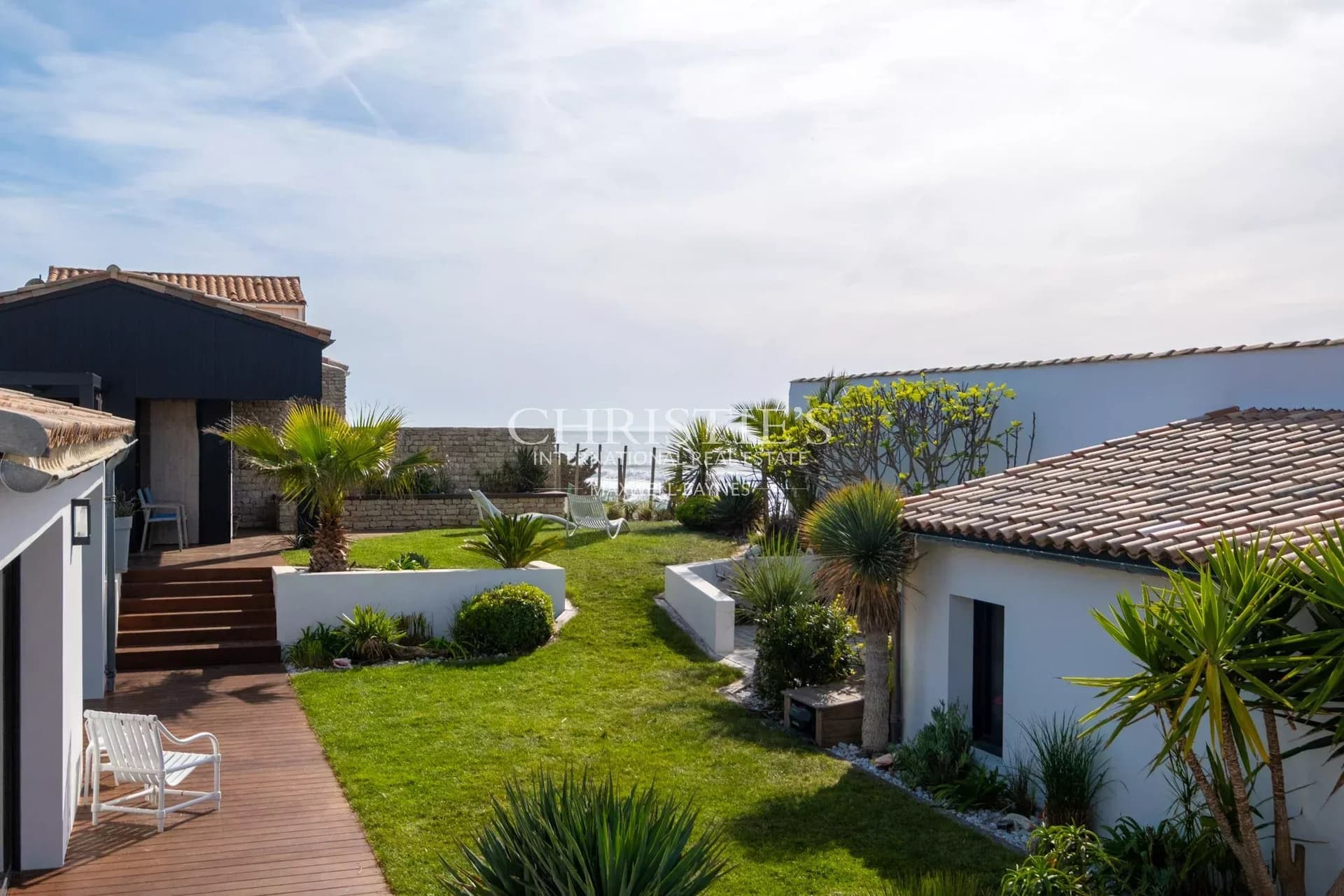 Superb character home with sea views – Les Grenettes