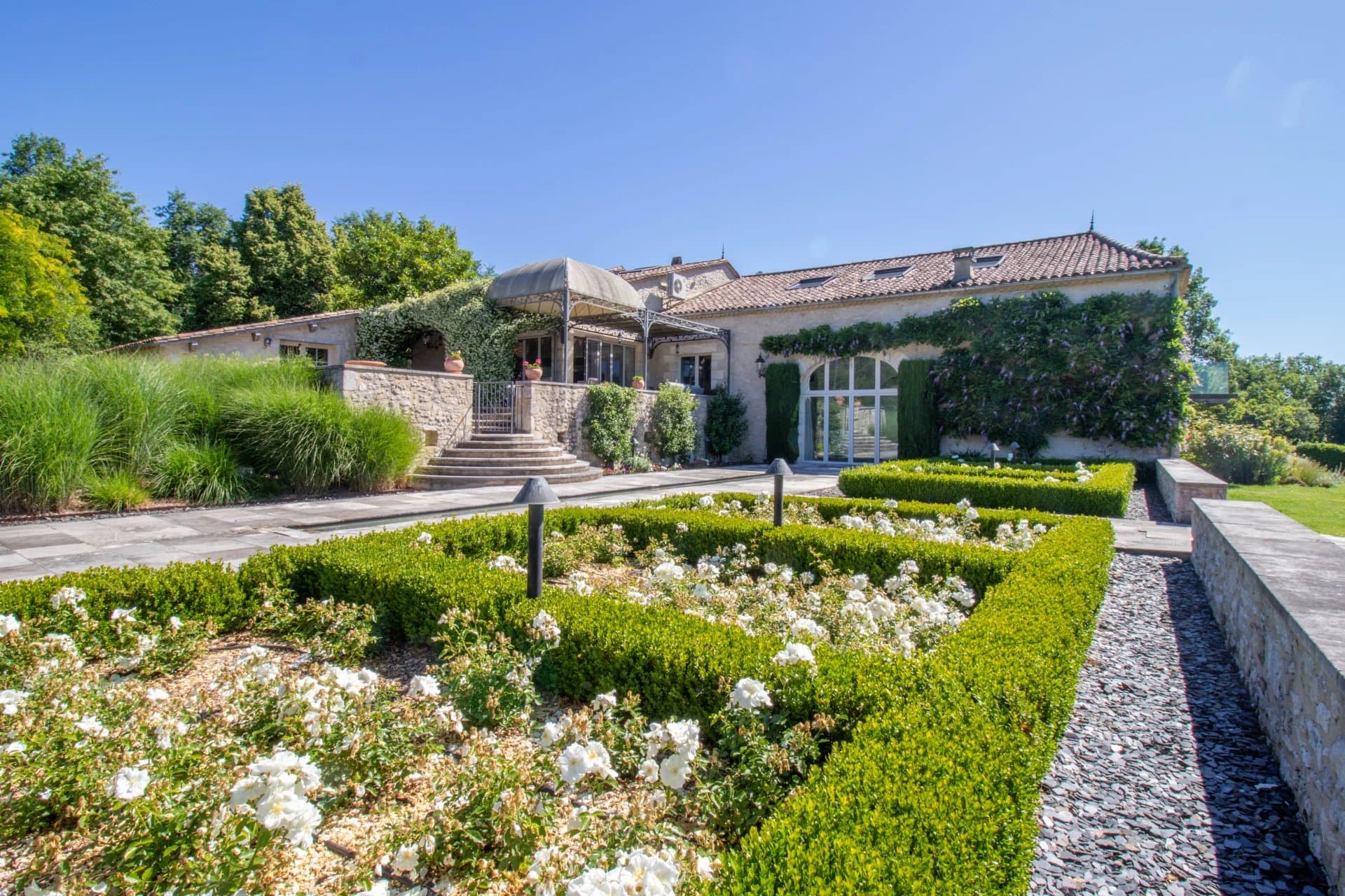 Incredible archecturially designed farmhouse set within 34 acres of countryside