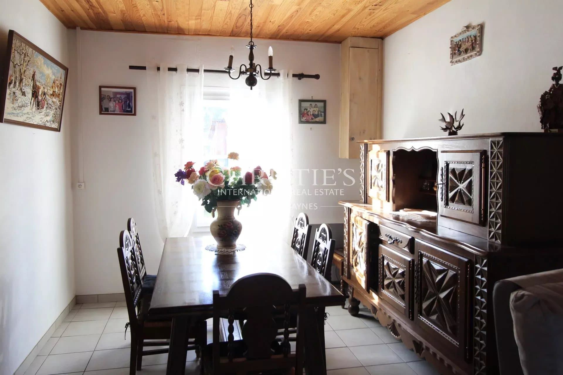 Maison au calme à rénover près de Salles