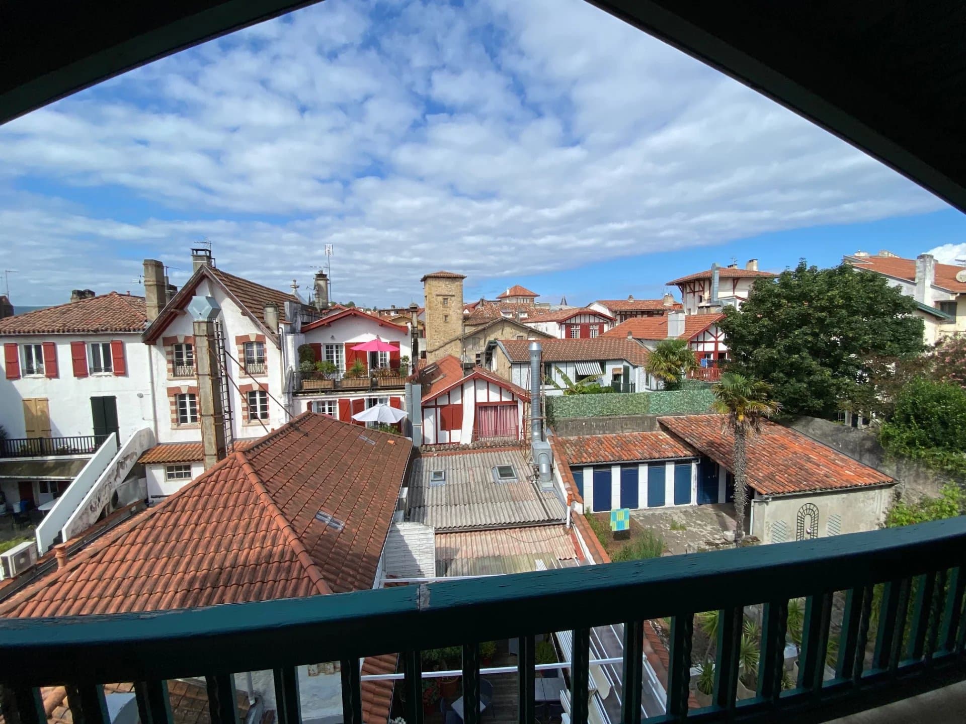 À VENDRE SAINT-JEAN-DE-LUZ APPARTEMENT DUPLEX COEUR DE VILLE