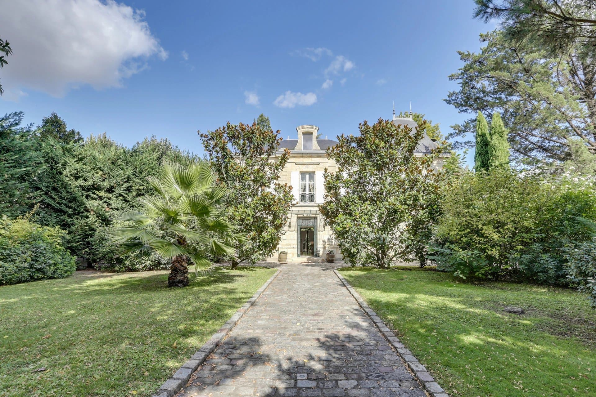 Le Bouscat - Magnificent wooded property