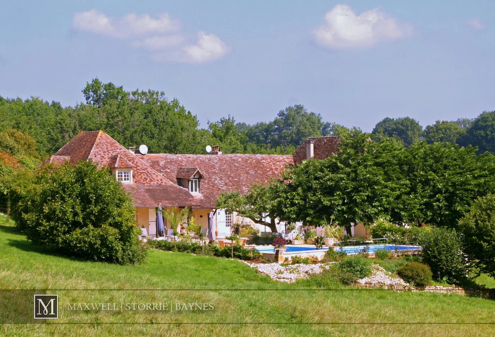 Perigordine Farmhouse with views over Dordogne Valley