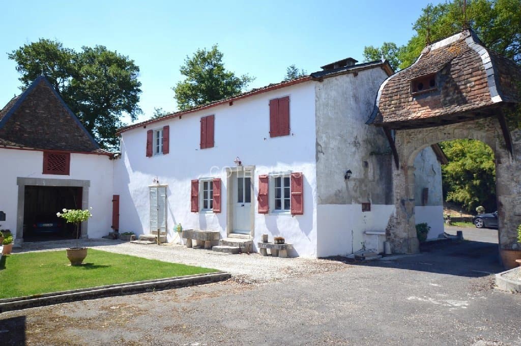 MANOIR A VENDRE PROCHE D'ORTHEZ