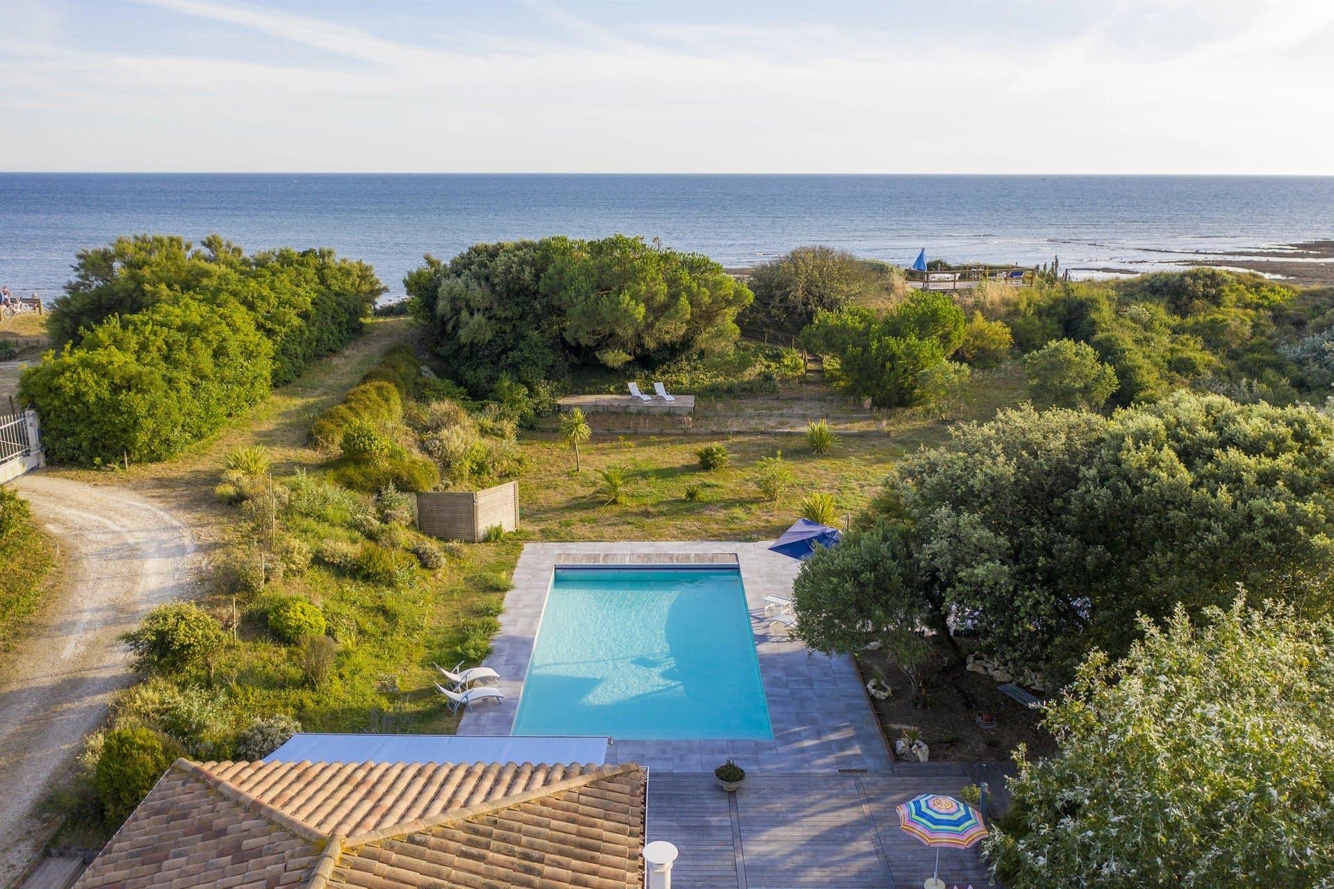 Ile D'Oleron, Sea Views, Heated Pool, 6 bedrooms, an absolute hideaway.