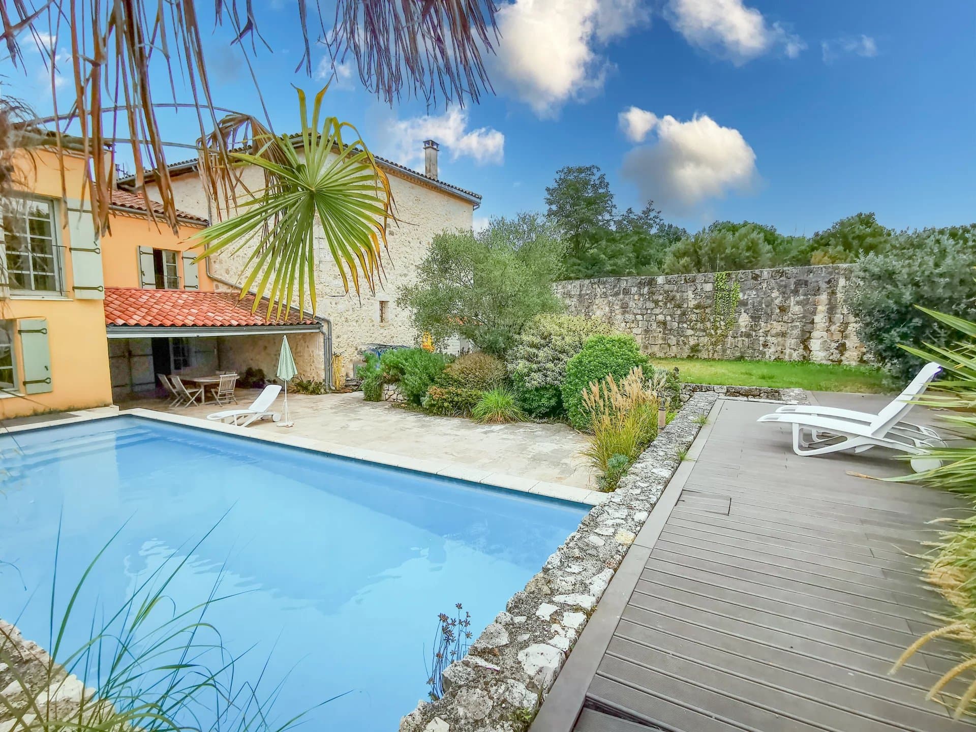 Maison de village dans un village bastide fortifié, entre Nerac et Agen