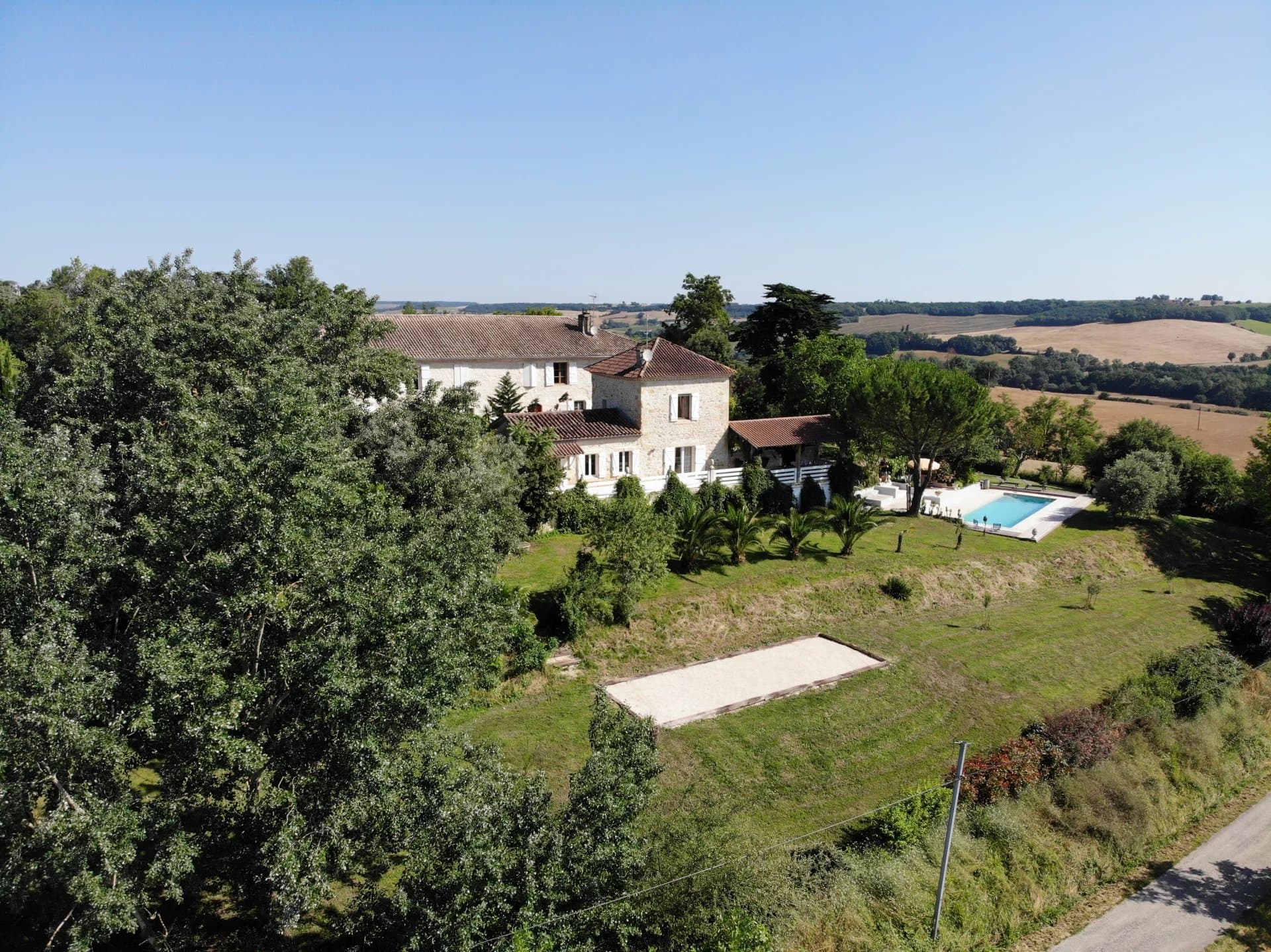 Converted farmhouse with dependance and panoramic views over the Gers countryside