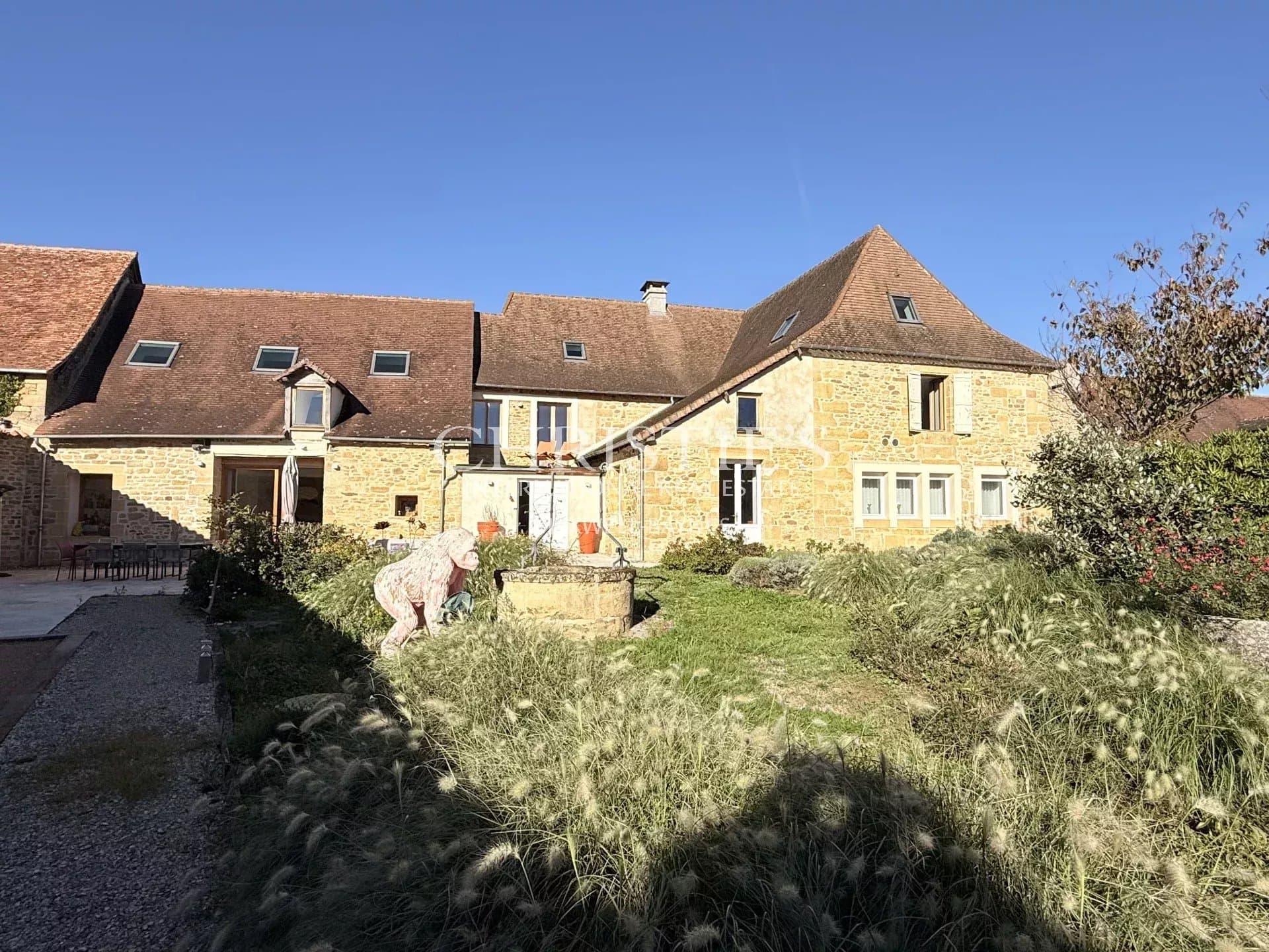 Une demeure de famille en Périgord Vert — hameau préservé, truffière et grand confort