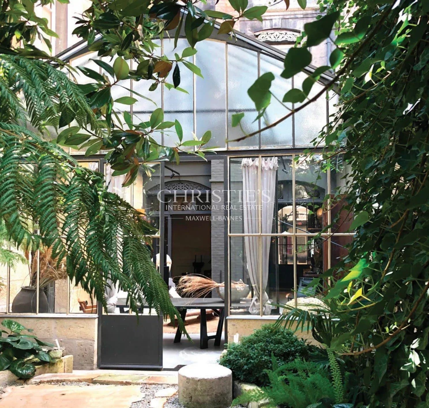VENTE CONFIDENTIELLE : BORDEAUX Centre : Appartement avec verrière et jardin