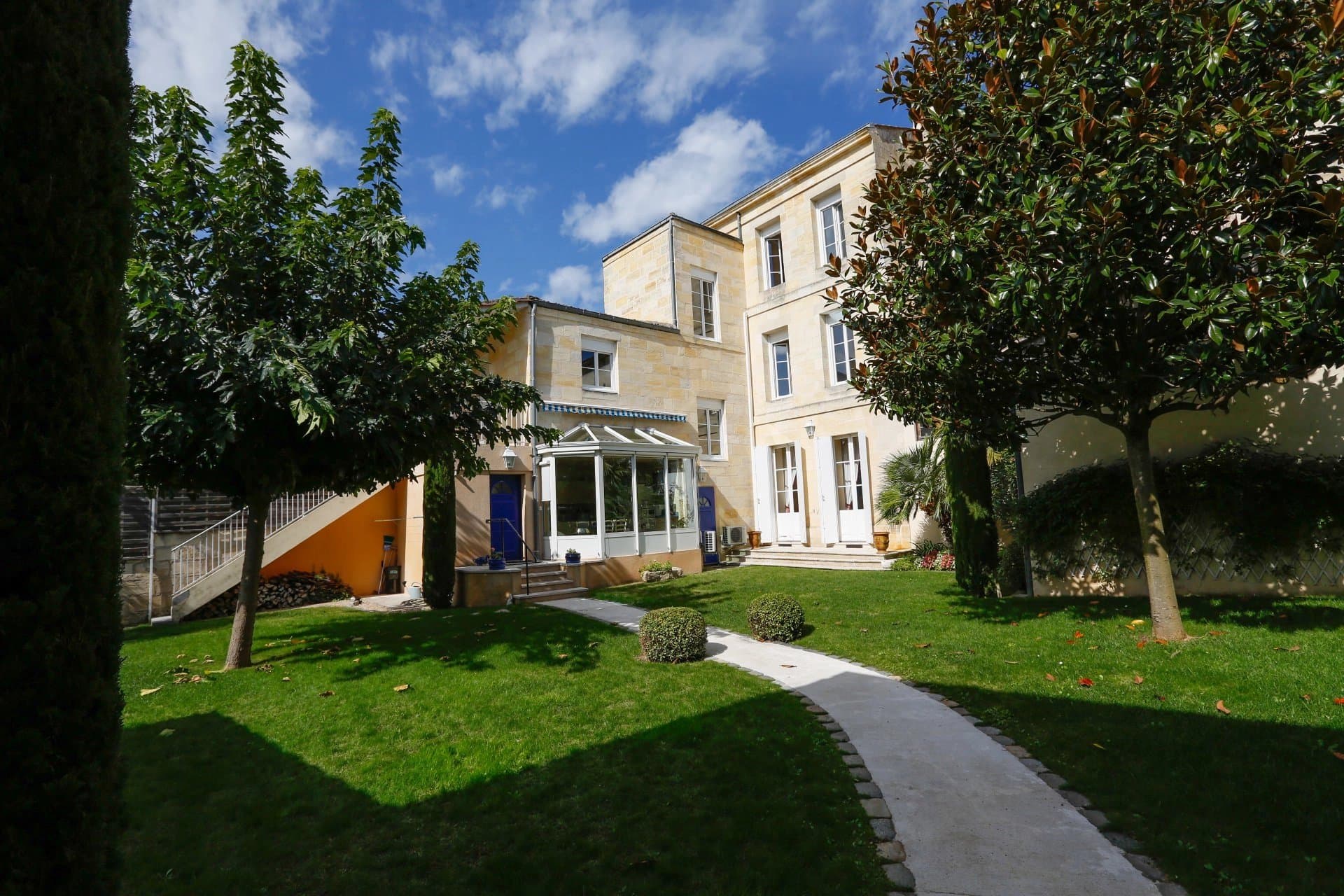 Beautiful house located in the heart of Libourne