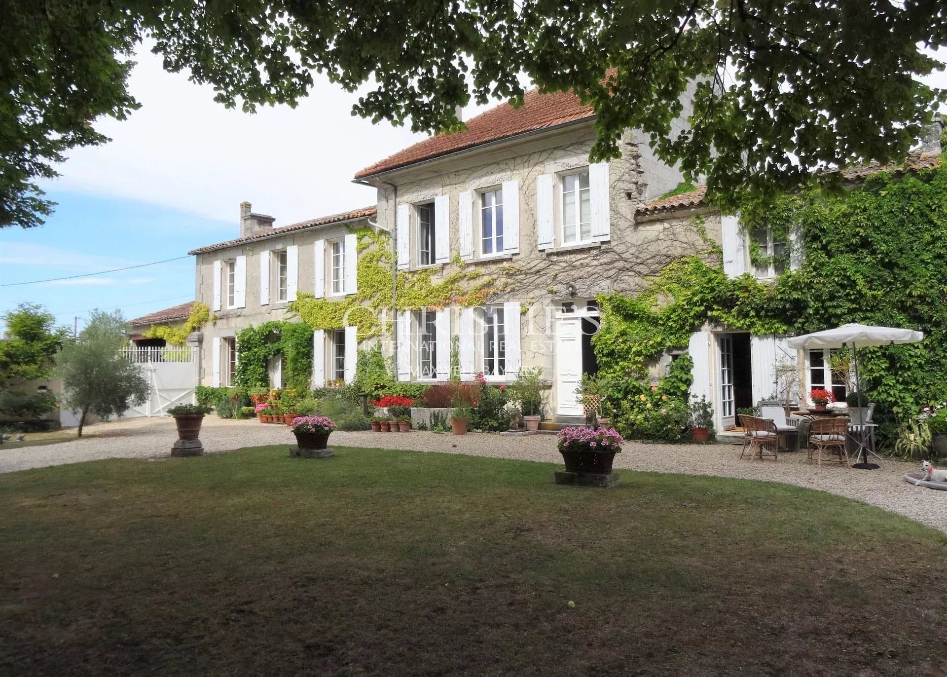 JARNAC – Très belle propriété de charme