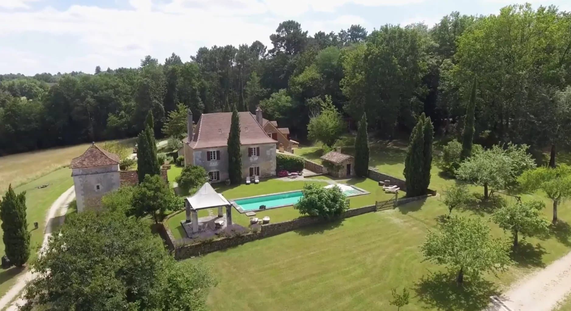 Historic restored woodland estate + pool & 10 hectares of land nr Bergerac